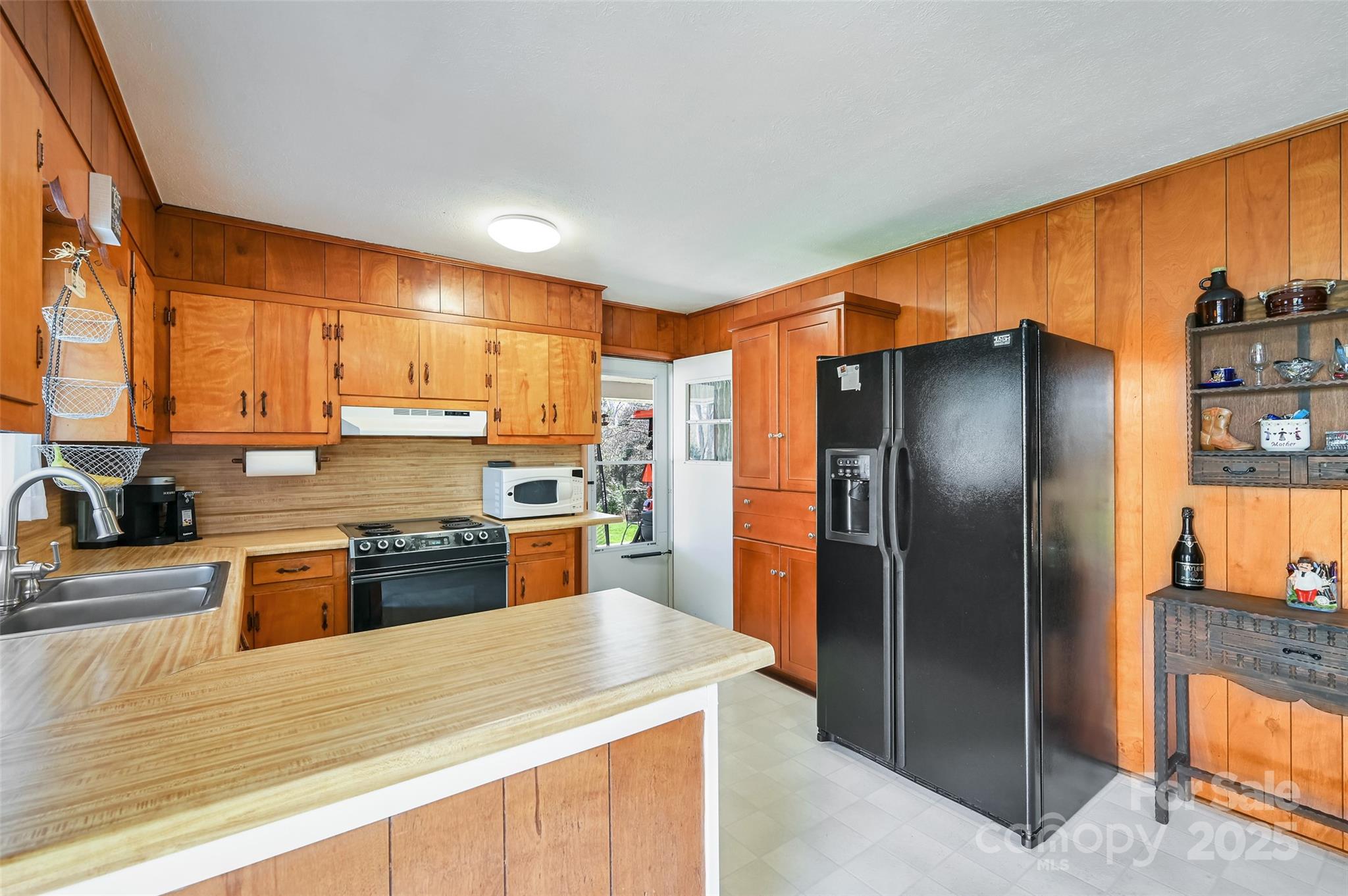 N/A at 29 Delta Drive, Hendersonville, photo 7 of 48