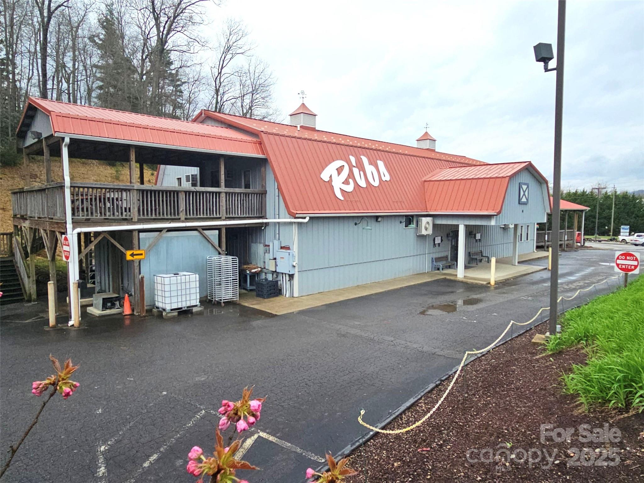Retail at 701 NC 9 Highway, Black Mountain, photo 2 of 27