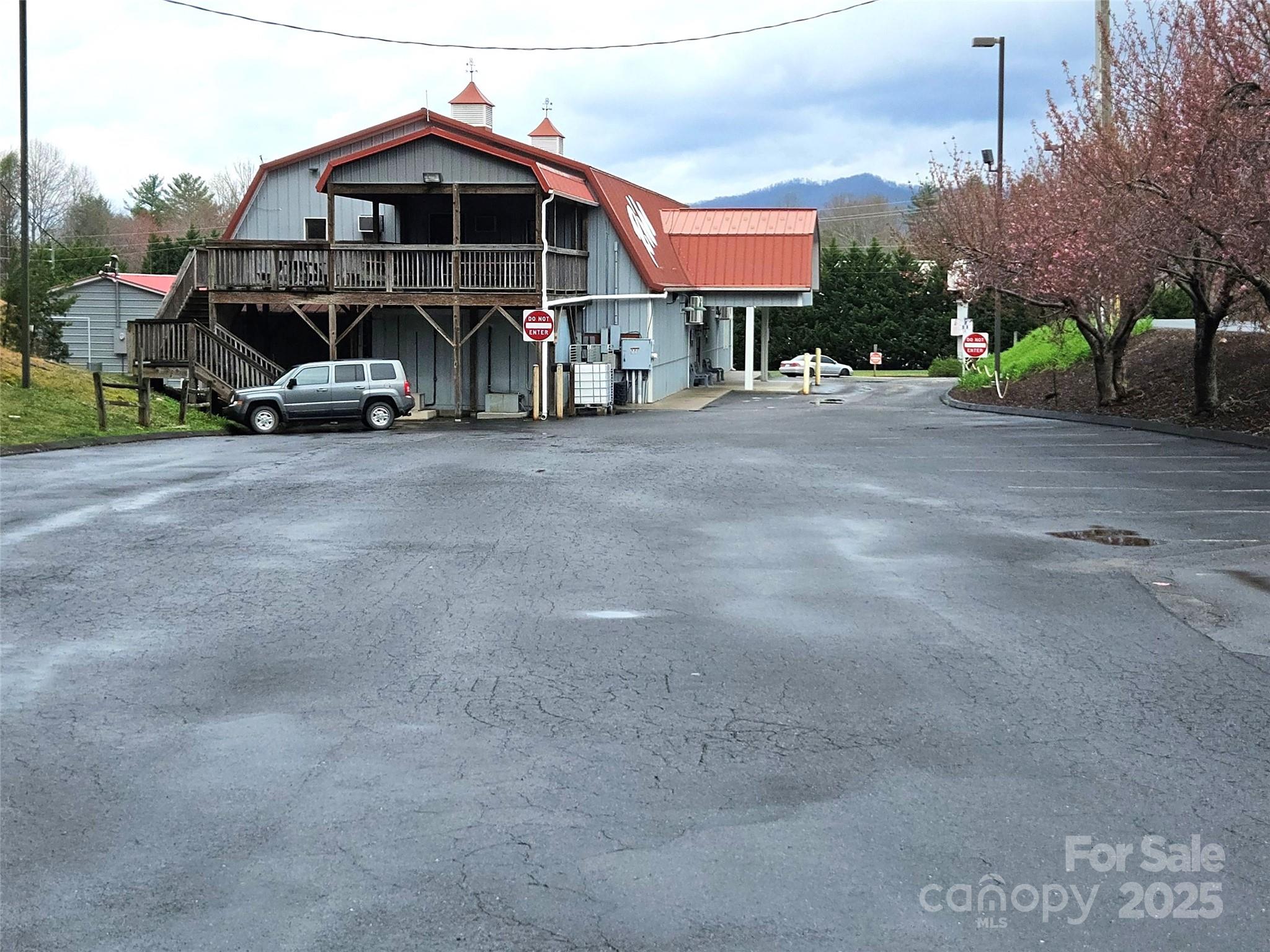 Retail at 701 NC 9 Highway, Black Mountain, photo 4 of 27