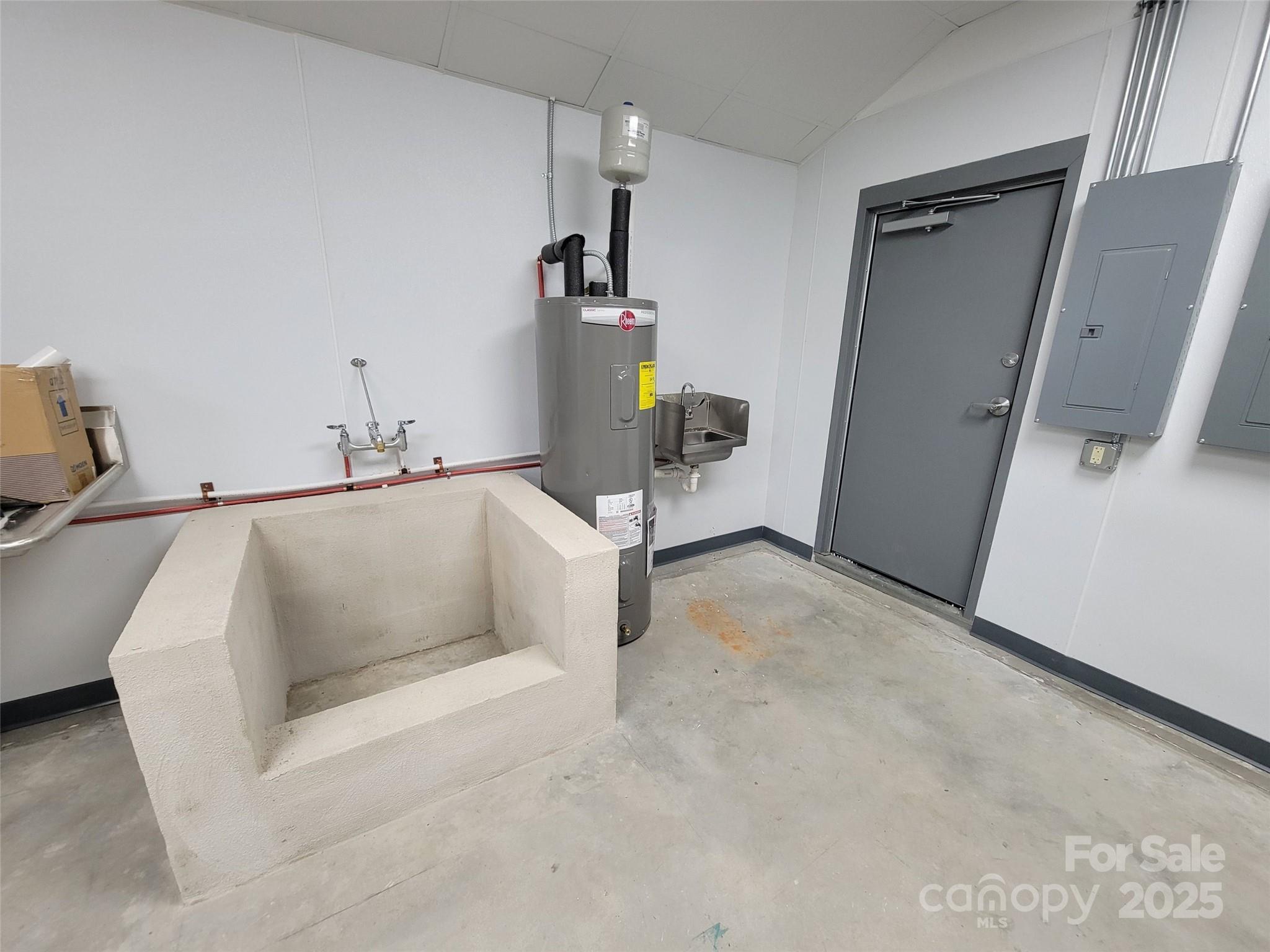 Retail at 701 NC 9 Highway, Black Mountain, photo 15 of 27