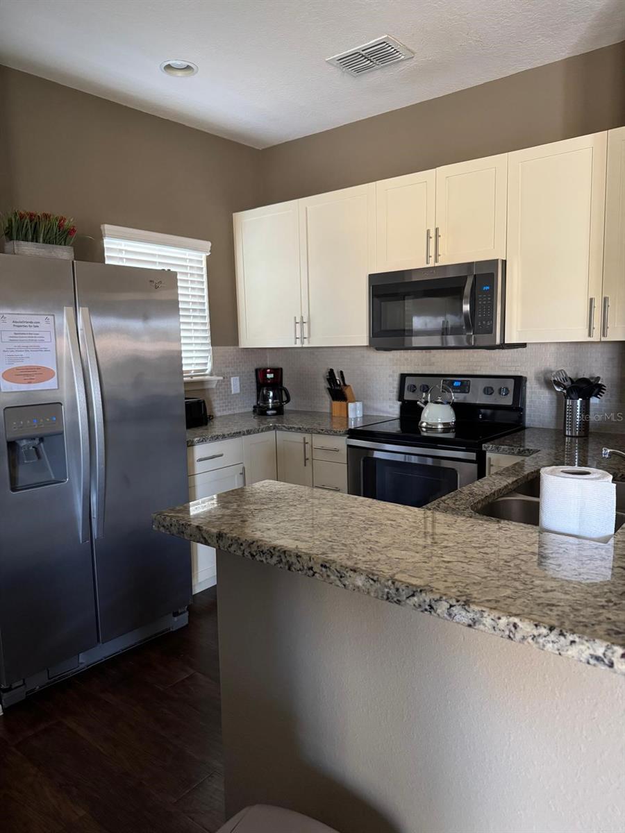 Townhouse at 8981 SHINE DR, KISSIMMEE, photo 4 of 23