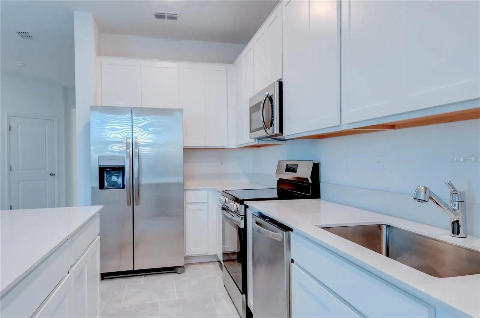Townhouse at 3239 LAURENT LOOP, DAVENPORT, photo 9 of 28