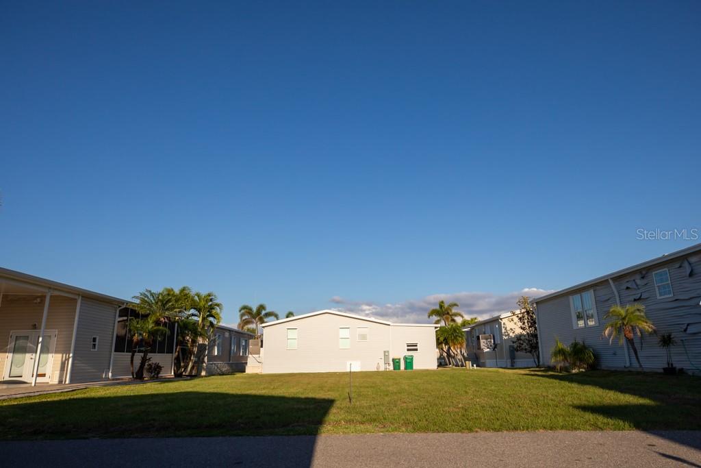 8 EMDEN CIR