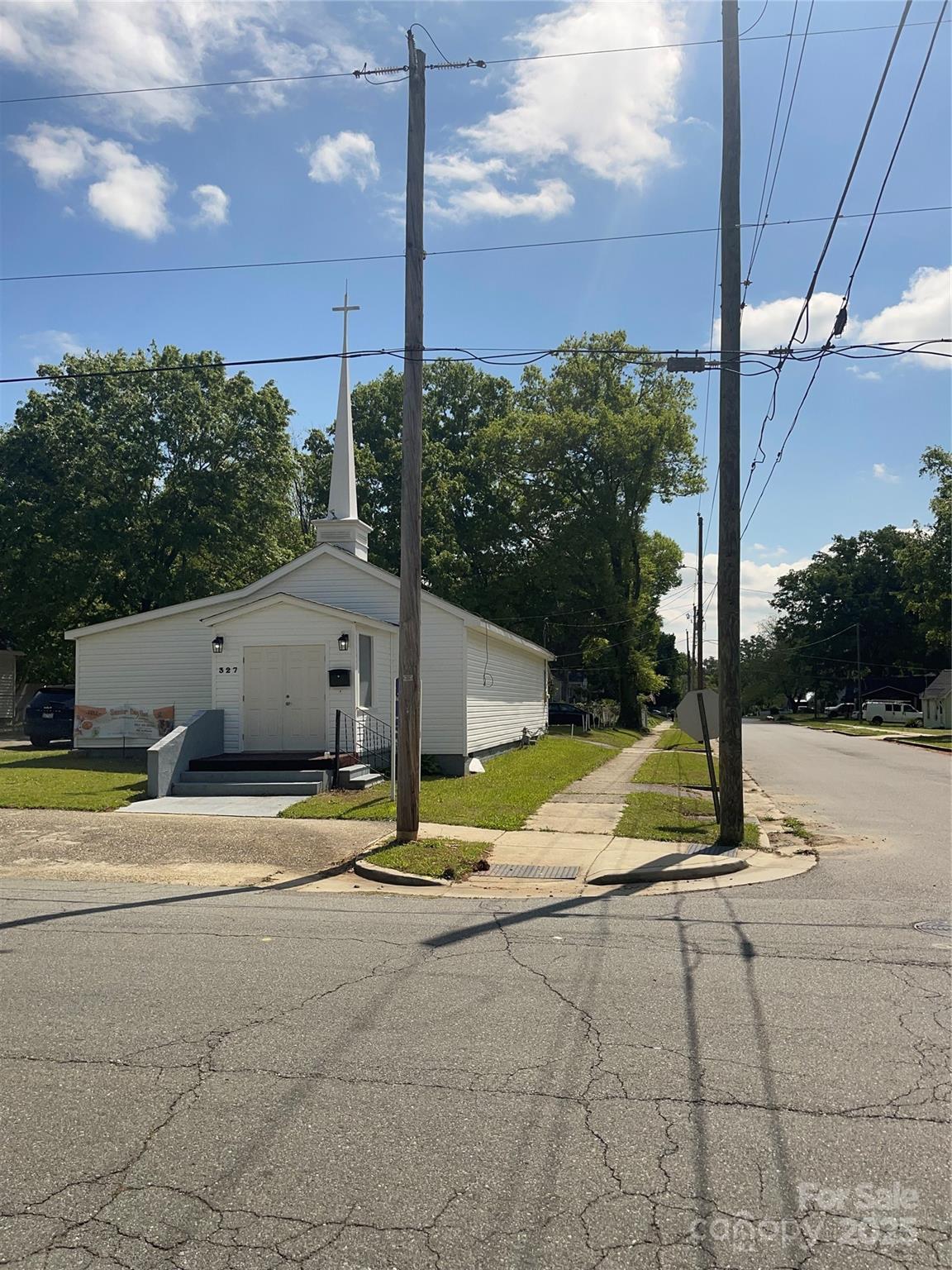 327 Stonewall Avenue S