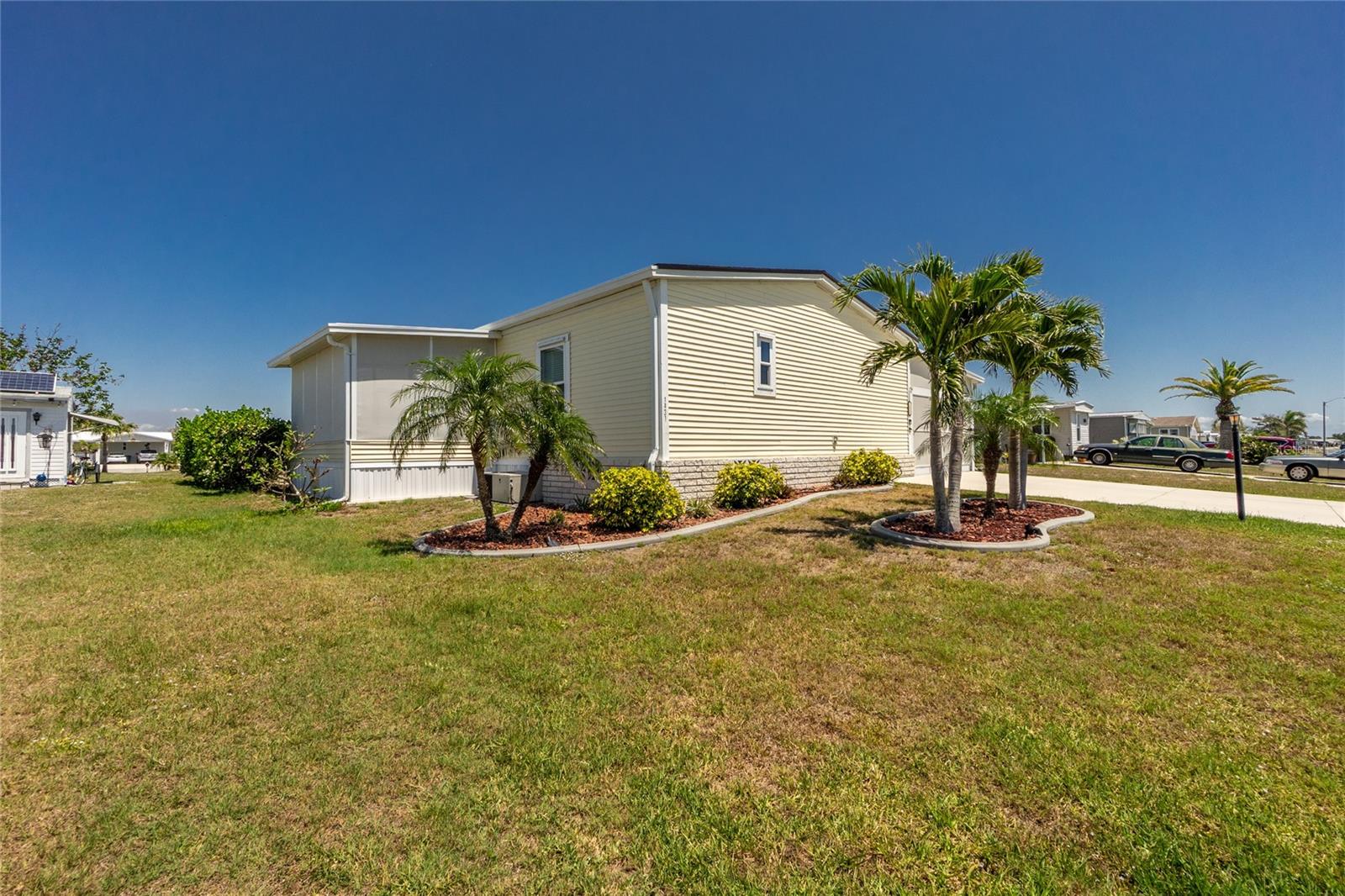 Manufactured Home at 1431 SANDERLING DR, ENGLEWOOD, photo 2 of 59