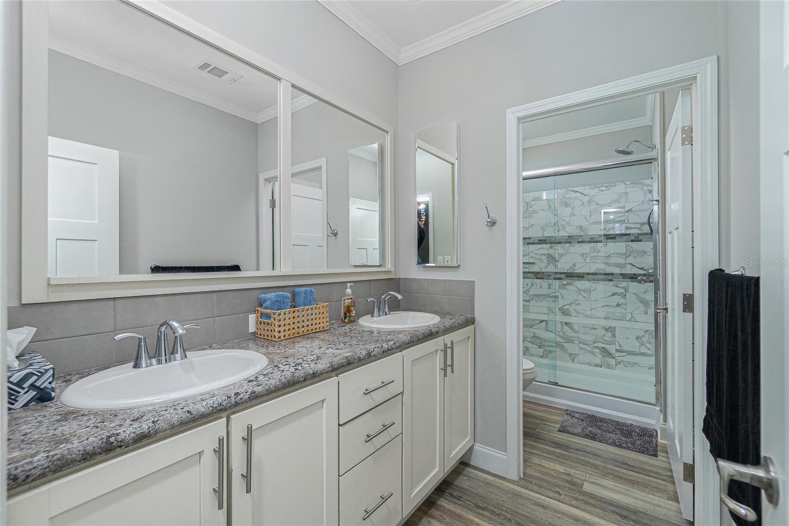 Manufactured Home at 1431 SANDERLING DR, ENGLEWOOD, photo 22 of 59