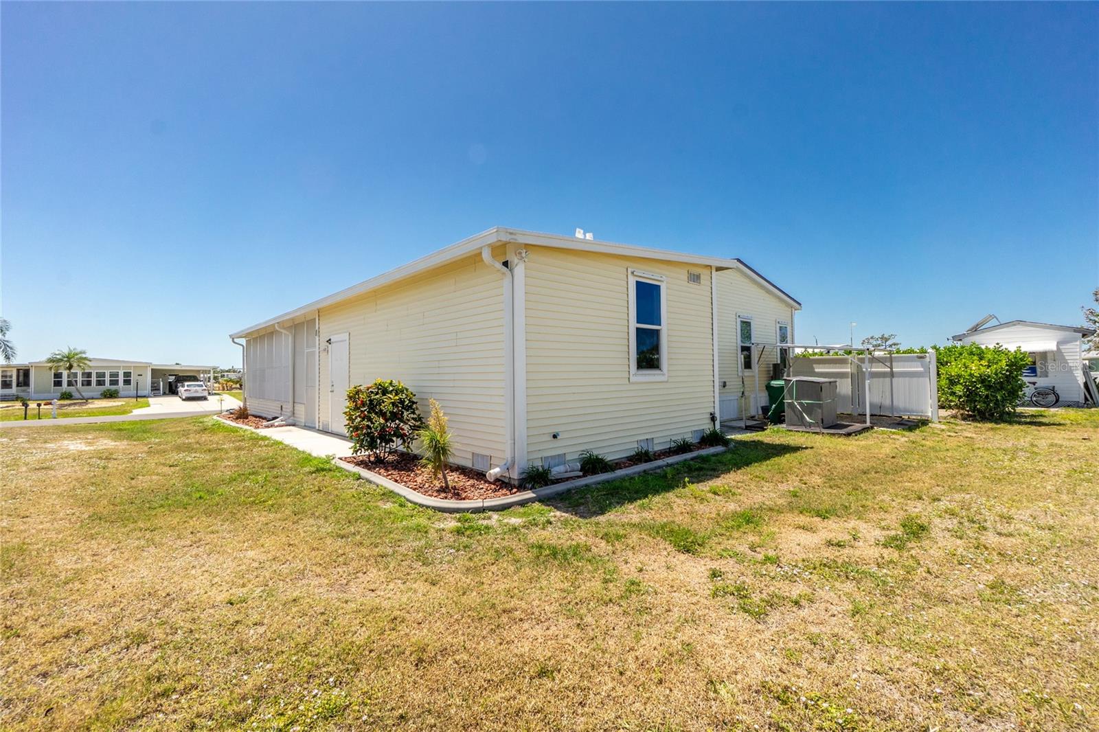 Manufactured Home at 1431 SANDERLING DR, ENGLEWOOD, photo 52 of 59