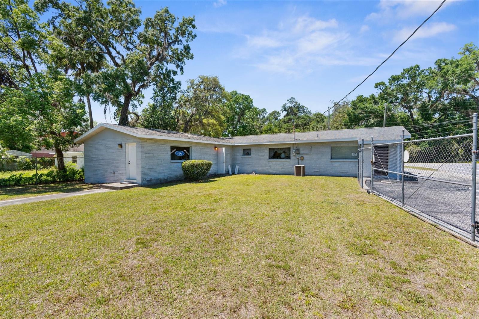 Retail at 1340 HOWELL AVE, BROOKSVILLE, photo 5 of 36