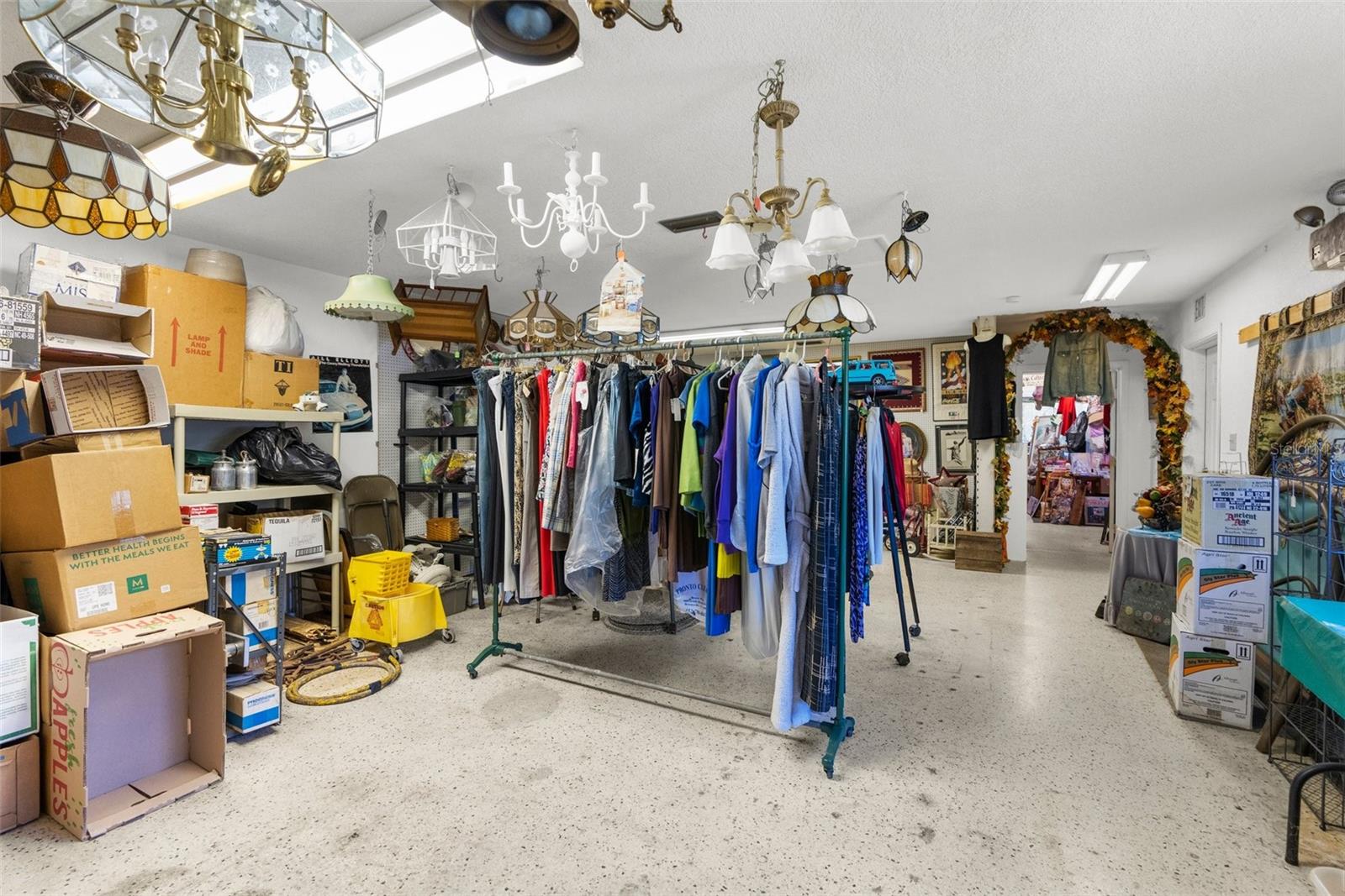 Retail at 1340 HOWELL AVE, BROOKSVILLE, photo 12 of 36