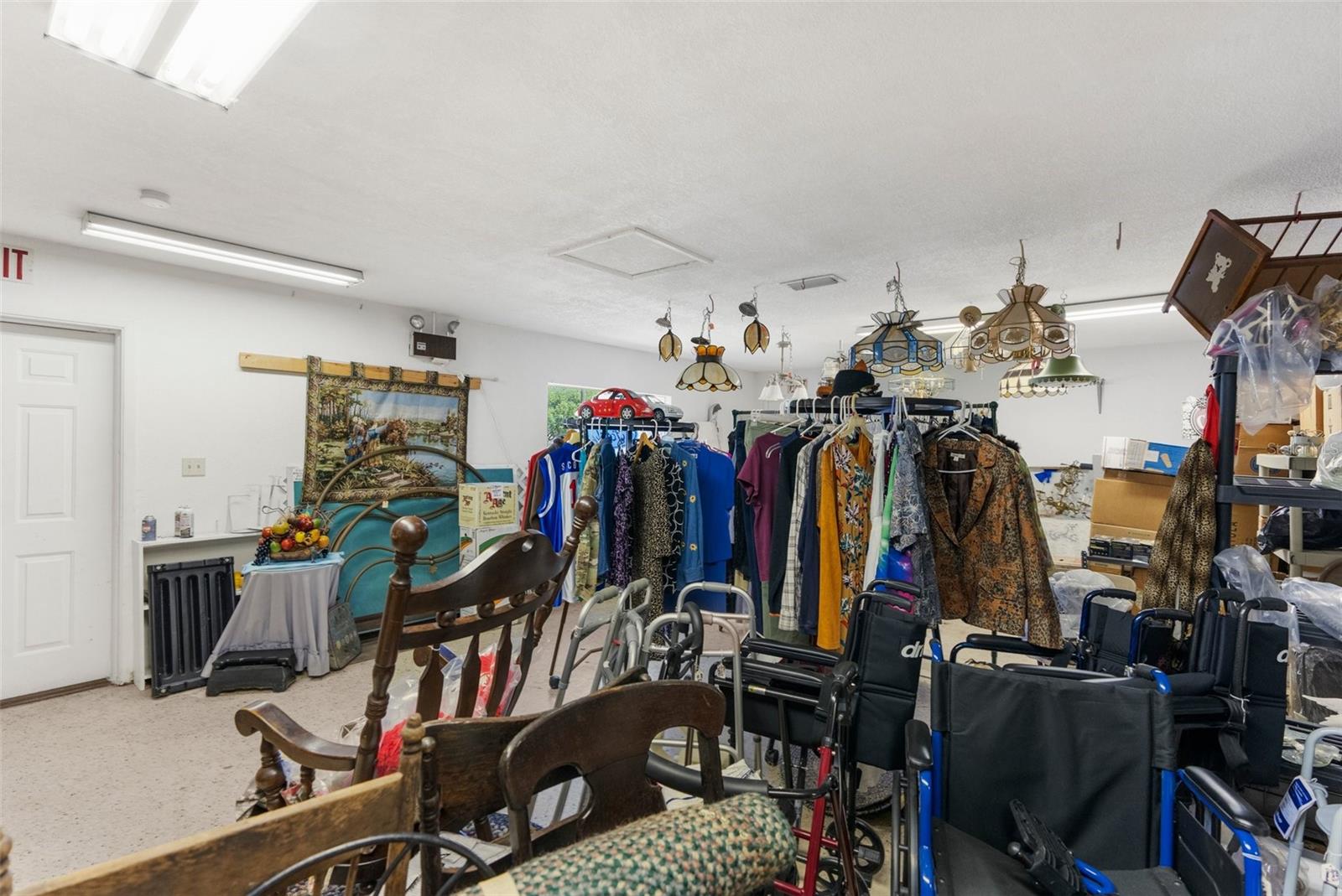 Retail at 1340 HOWELL AVE, BROOKSVILLE, photo 13 of 36