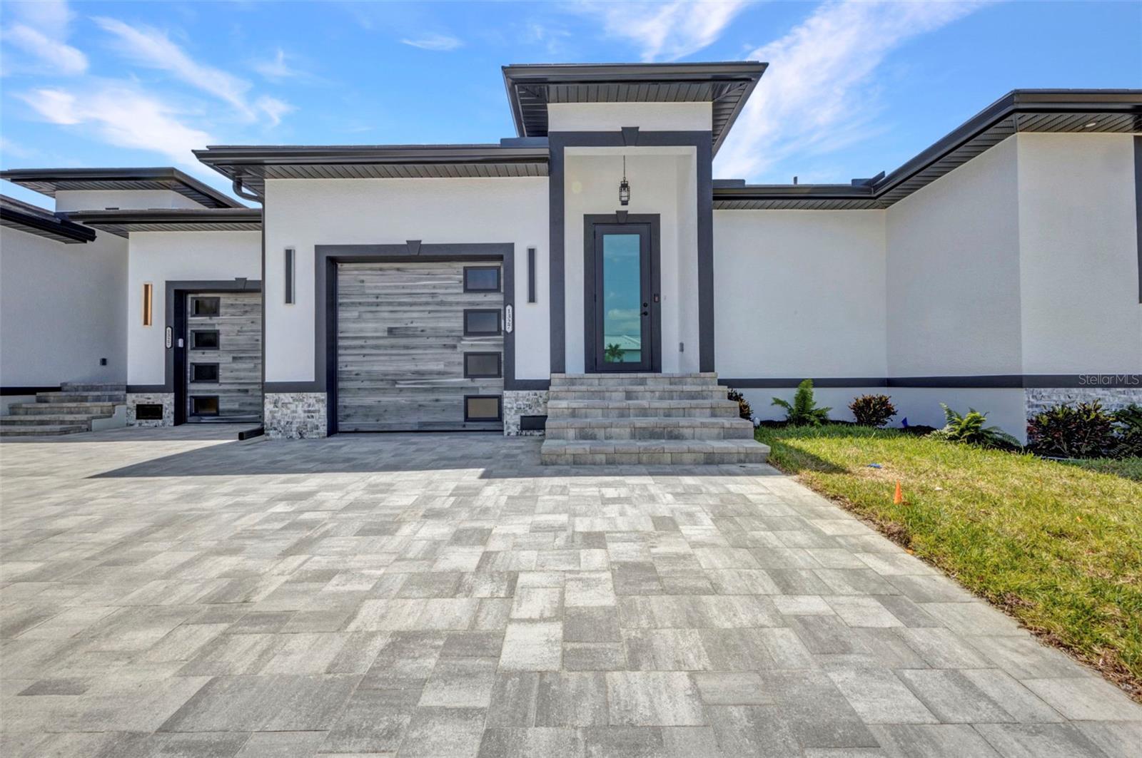 1327 WESLEY DR