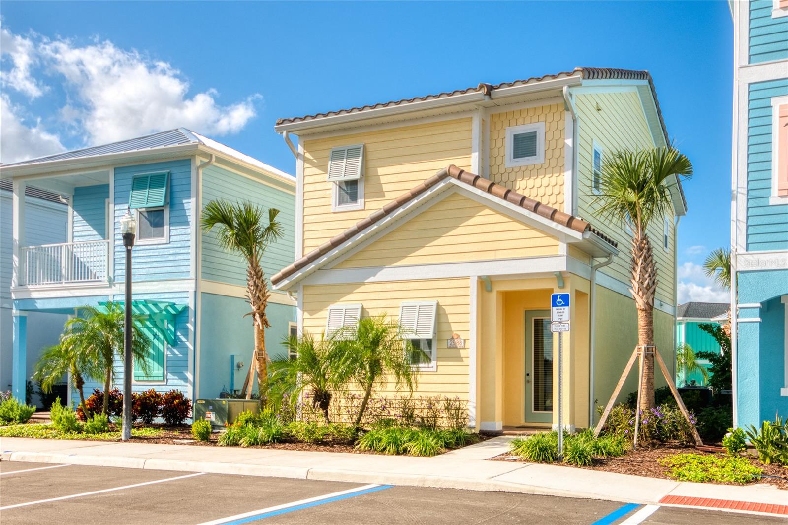 Margaritaville cottage in Kissimmee FL near Disney with coastal design and resort style community - 2988 SALTED RIM RD, KISSIMMEE