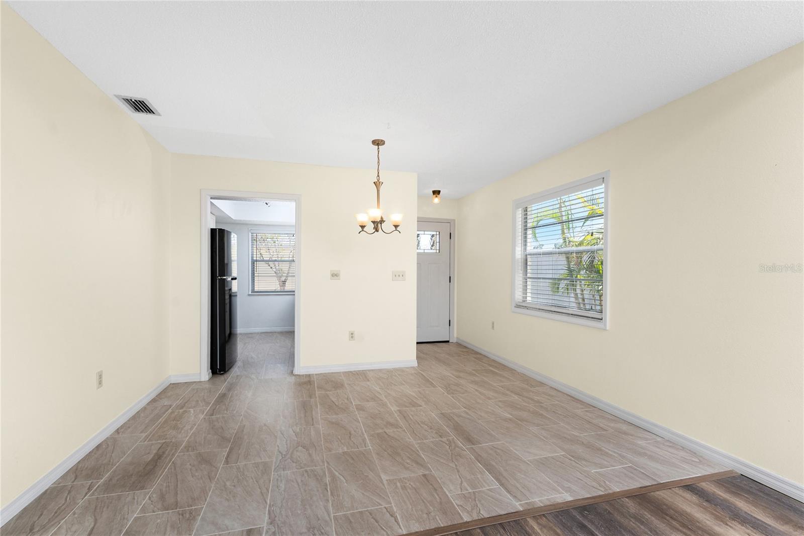 Dining area - 6796 GASPARILLA PINES BLVD #63, ENGLEWOOD