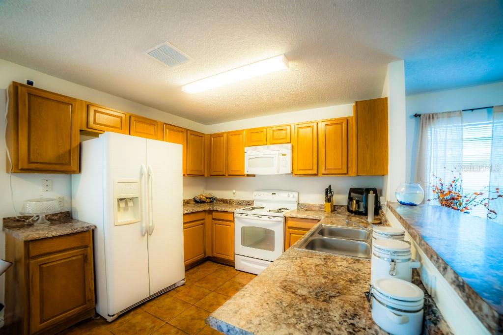Single Family Residence at 1142 MARINER CAY DR, HAINES CITY, photo 11 of 50