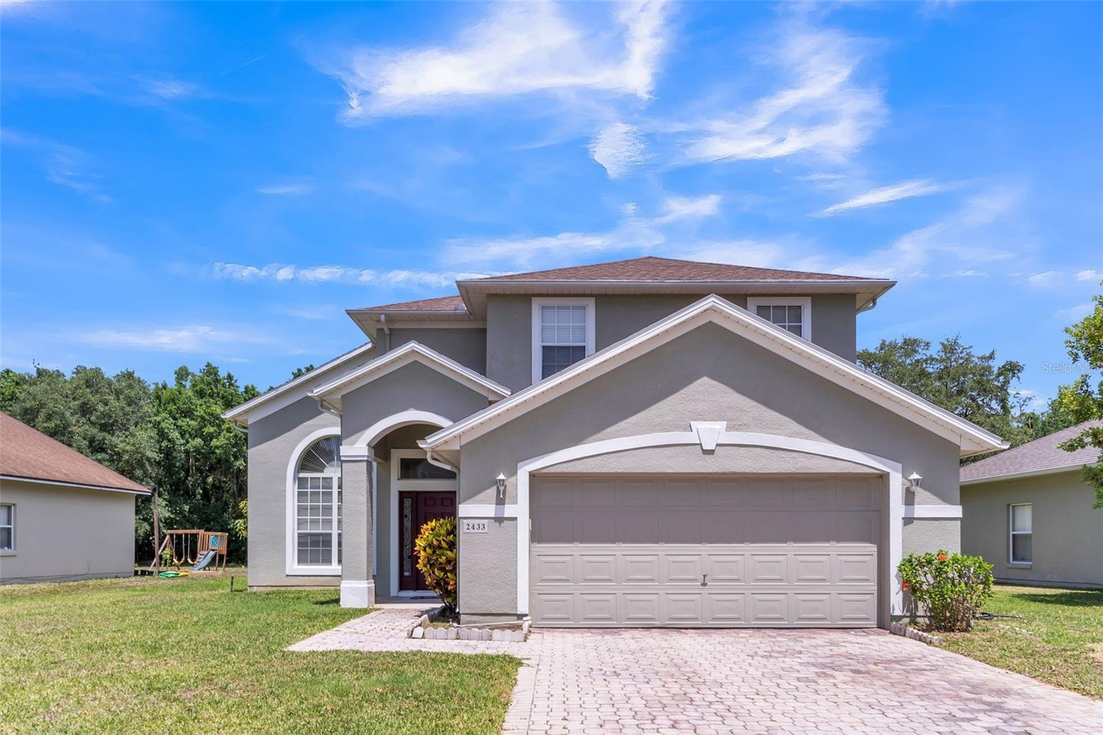 2433 HURON CIR