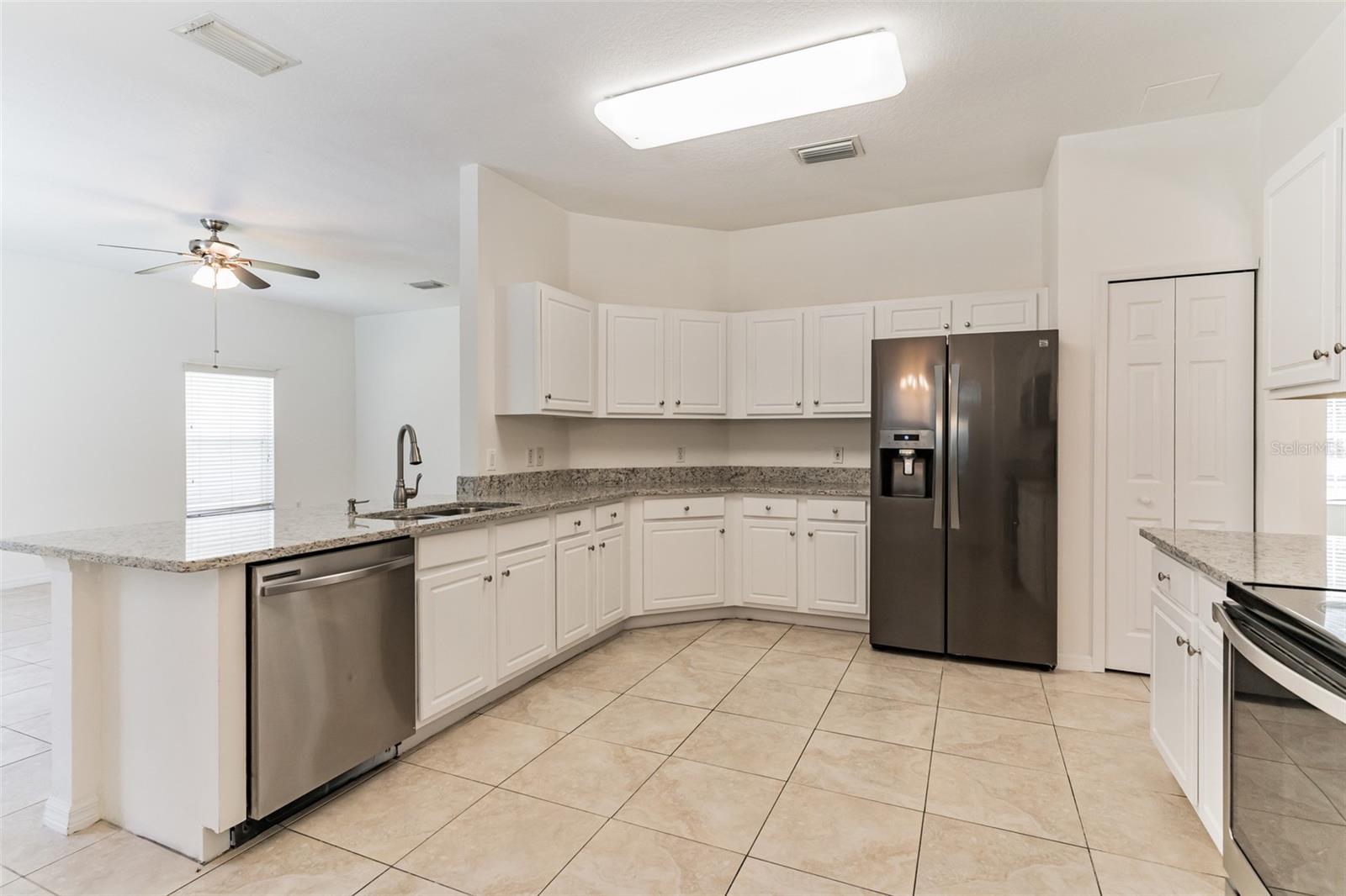 Single Family Residence at 2433 HURON CIR, KISSIMMEE, photo 13 of 29