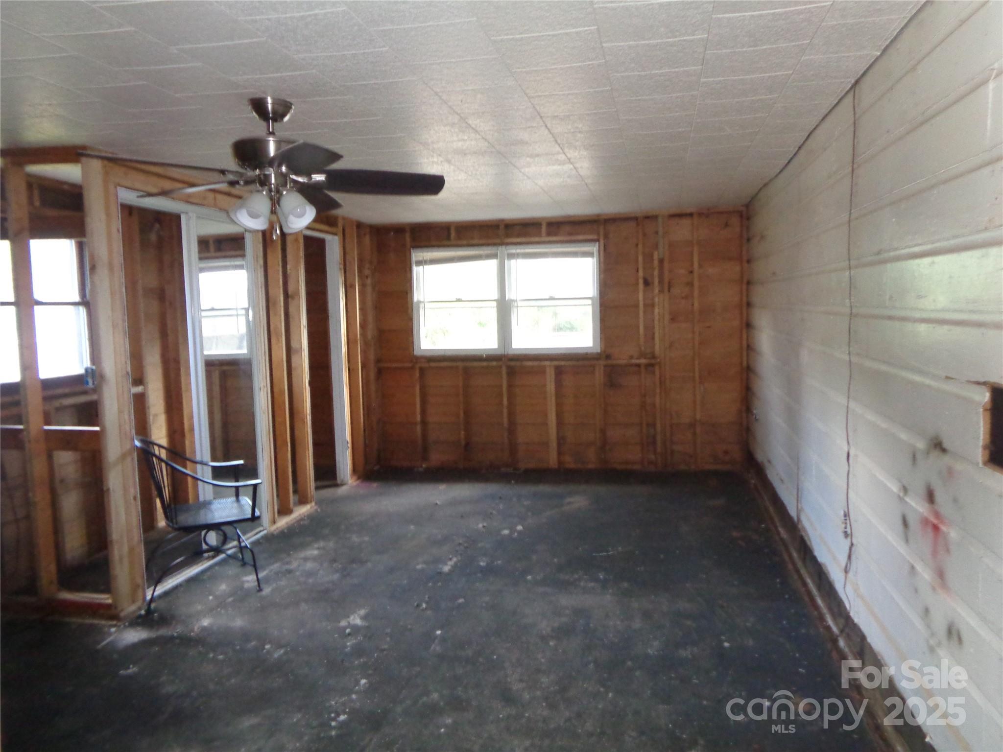 Single Family Residence at 252 Rogers Street, Waynesville, photo 6 of 14