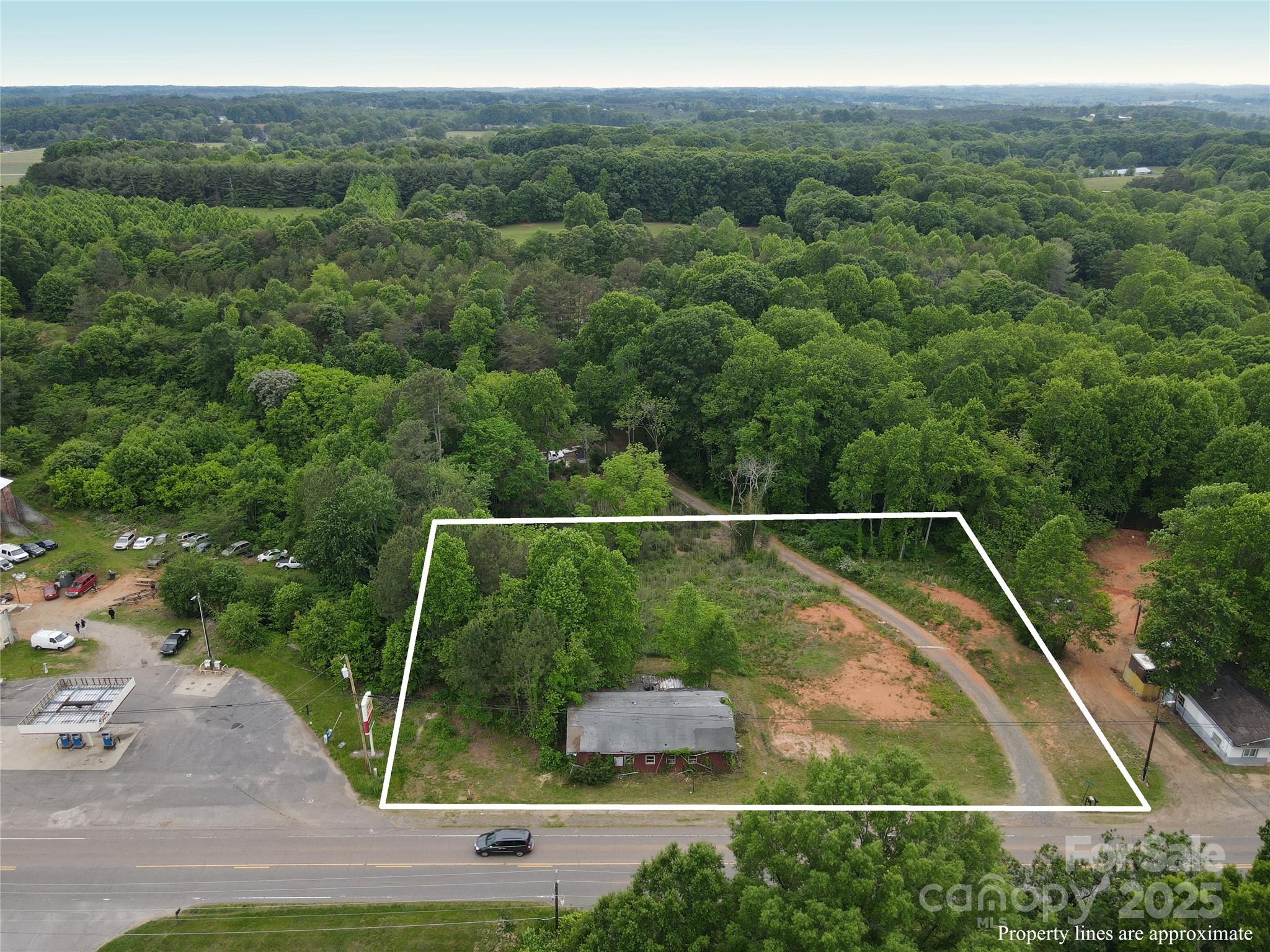 Free Standing Store at 3023 & 3027 Wilkesboro Highway, Statesville, photo 3 of 24