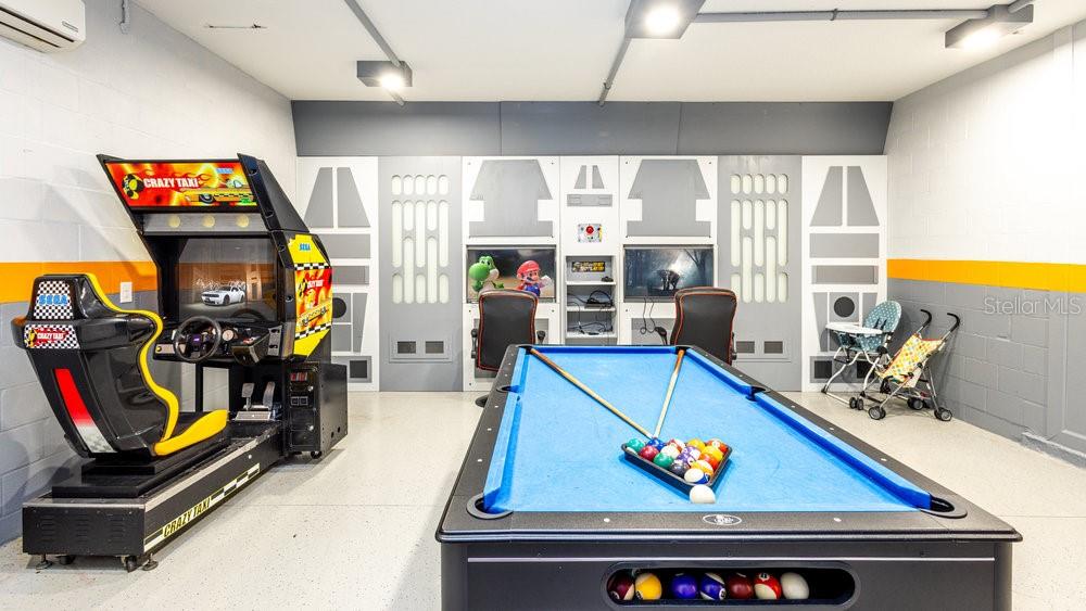 Game Room Garage - 1450 ROLLING FAIRWAY DR, DAVENPORT