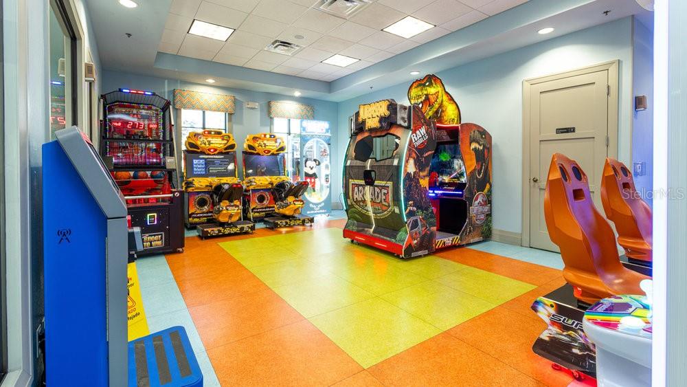 Clubhouse Arcade - 1450 ROLLING FAIRWAY DR, DAVENPORT