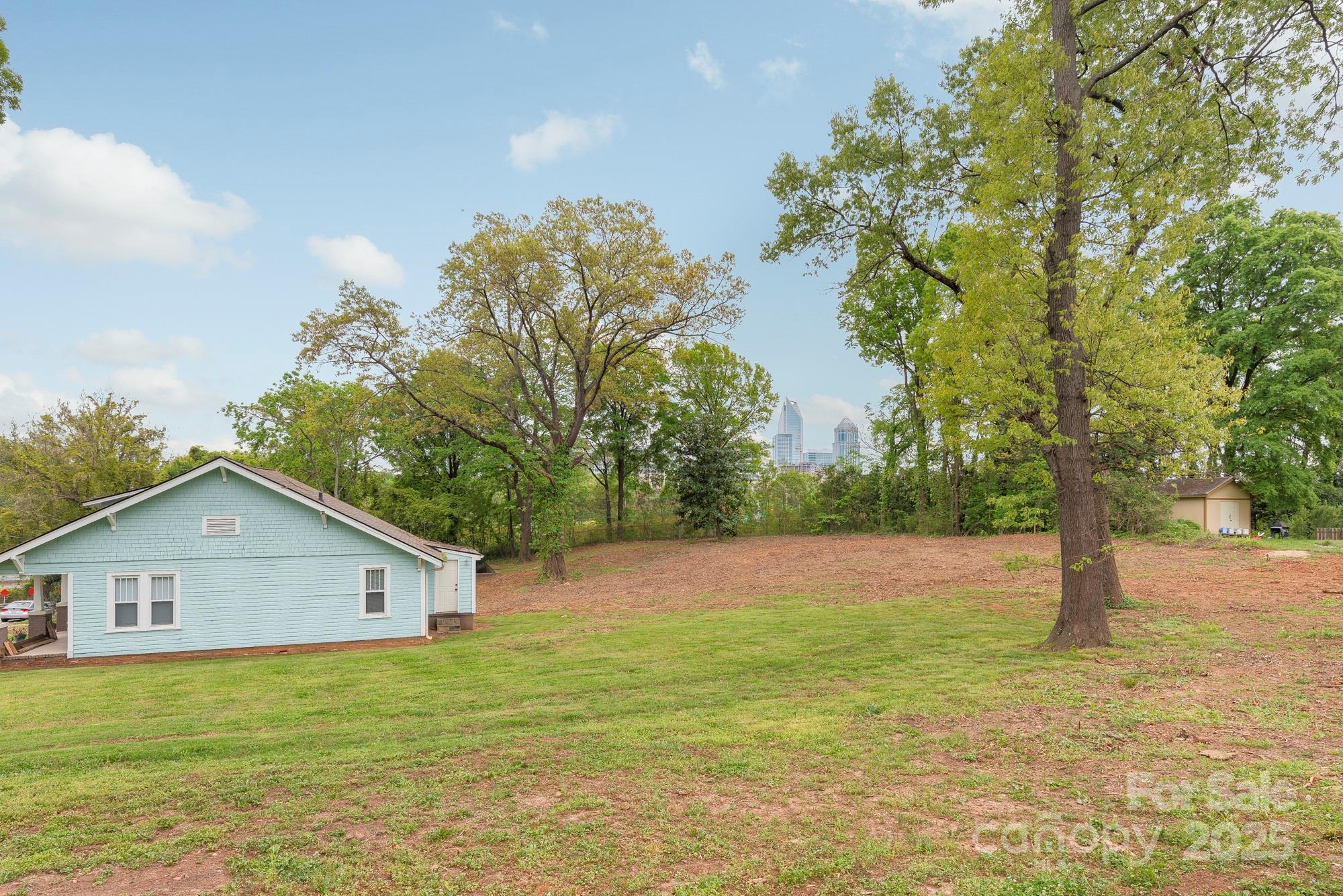 Acreage at 1326 W 6th Street, Charlotte, photo 2 of 2