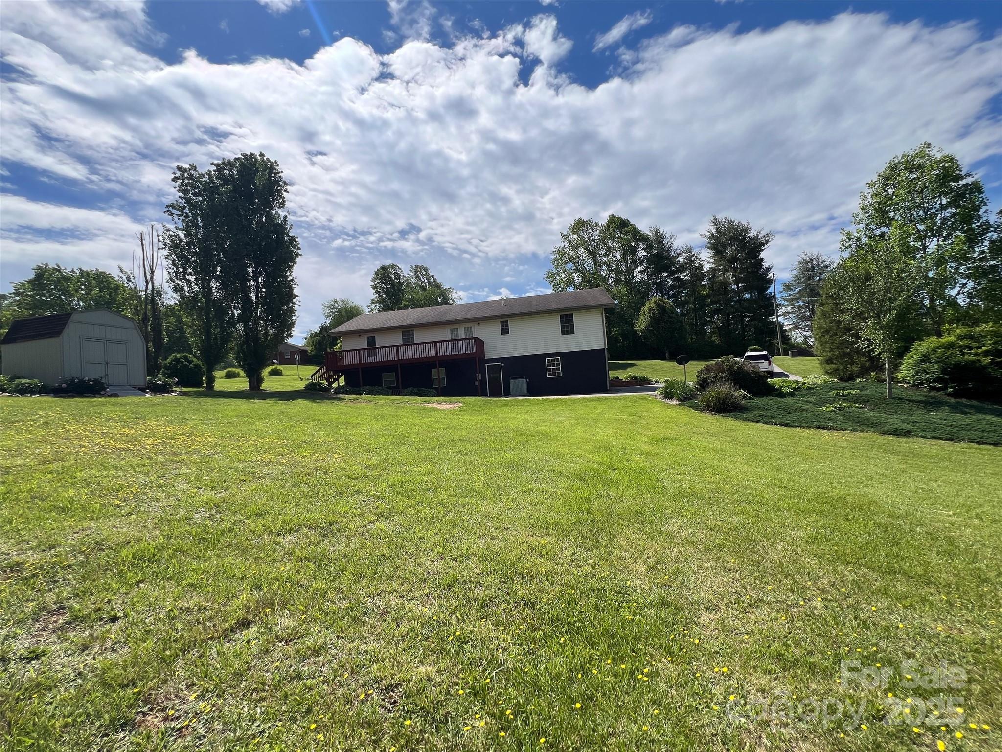 Single Family Residence at 660 Halltown Road, Spruce Pine, photo 4 of 33