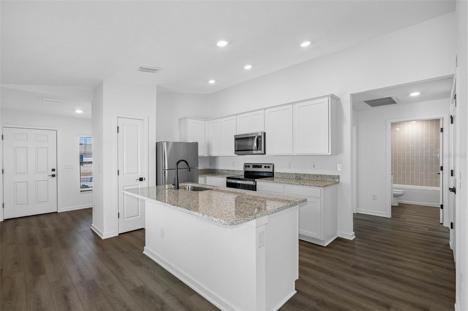 Single Family Residence at 11300 LIBBY RD, SPRING HILL, photo 3 of 13