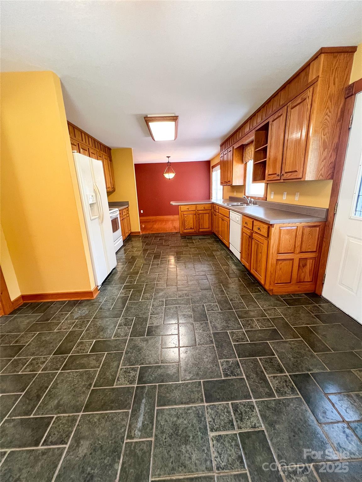 Single Family Residence at 660 Halltown Road, Spruce Pine, photo 11 of 33
