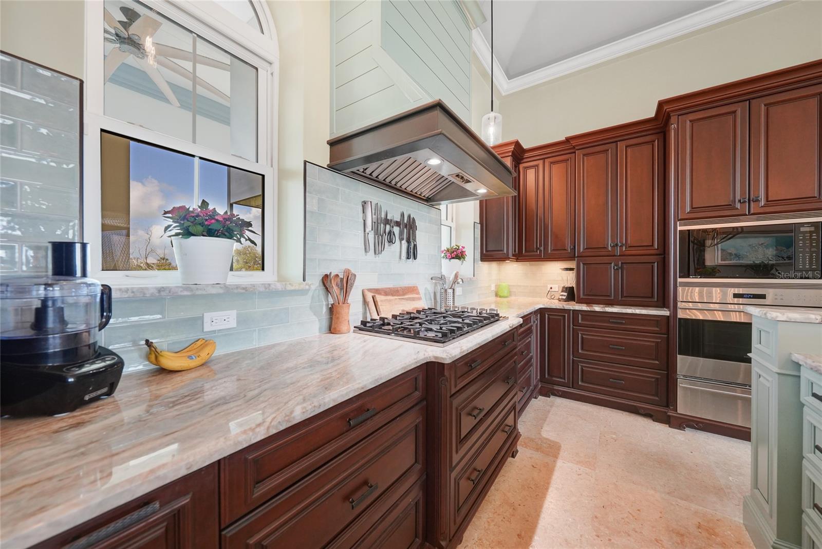 Single Family Residence at 10161 EAGLE PRESERVE DR, ENGLEWOOD, photo 11 of 75