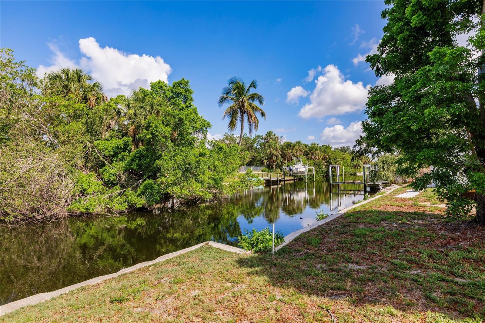 Single Family Residence at 3129 BUTTONWOOD PL, PUNTA GORDA, photo 32 of 44