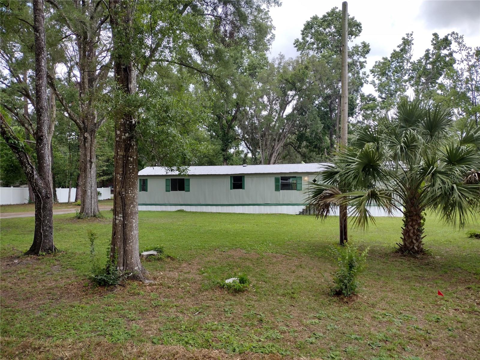 Manufactured Home at 172 ESTATES AVE, BROOKSVILLE, photo 2 of 21