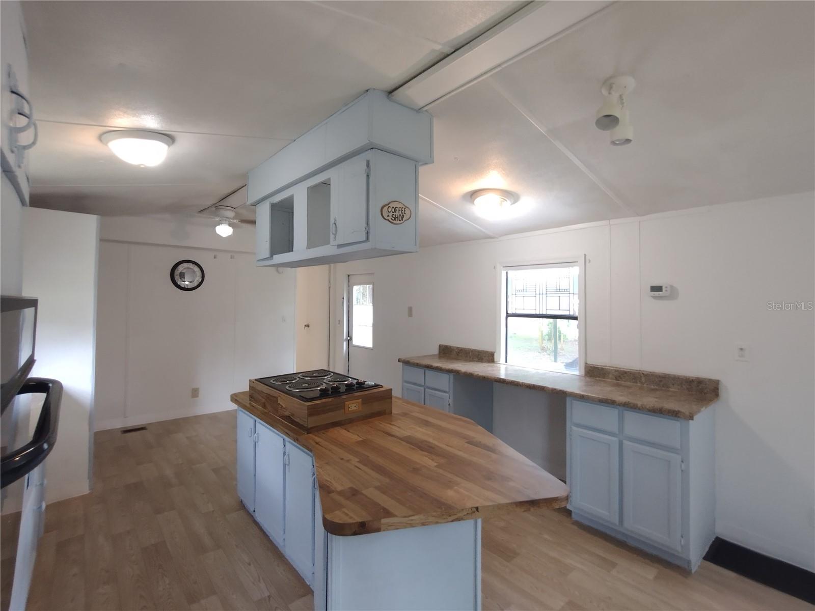 Manufactured Home at 172 ESTATES AVE, BROOKSVILLE, photo 5 of 21