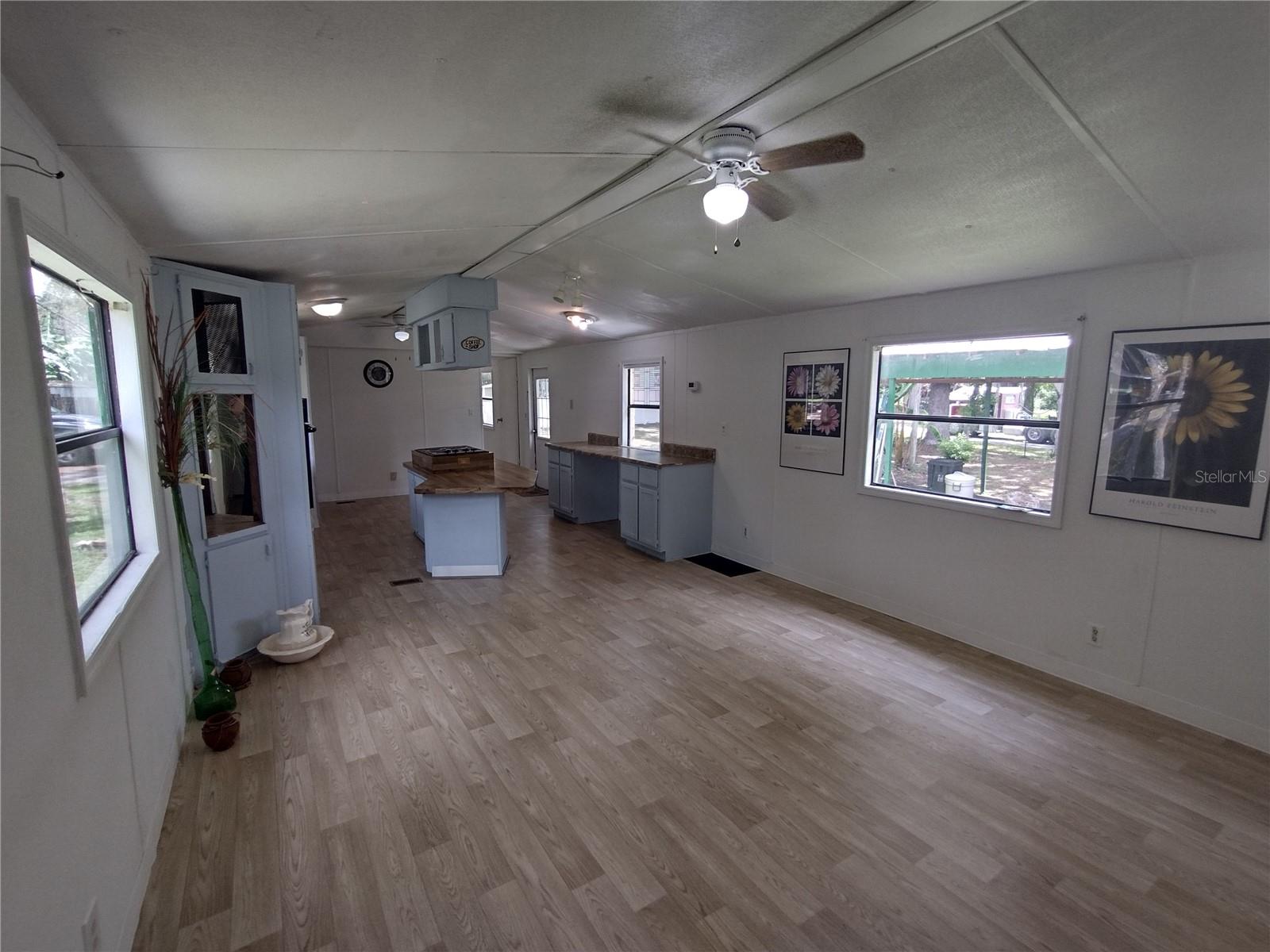 Manufactured Home at 172 ESTATES AVE, BROOKSVILLE, photo 4 of 21