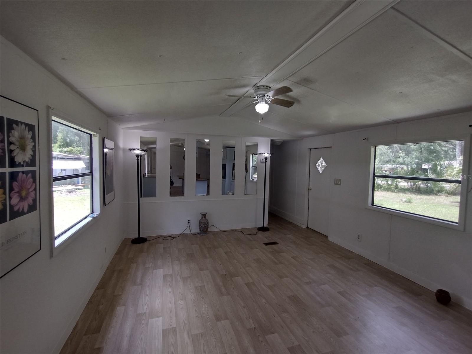 Manufactured Home at 172 ESTATES AVE, BROOKSVILLE, photo 6 of 21