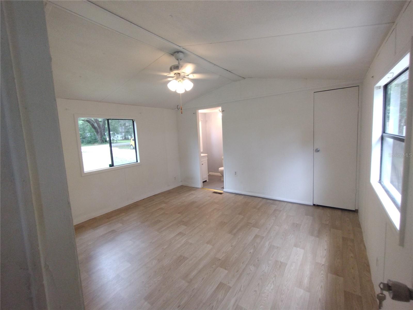 Manufactured Home at 172 ESTATES AVE, BROOKSVILLE, photo 7 of 21