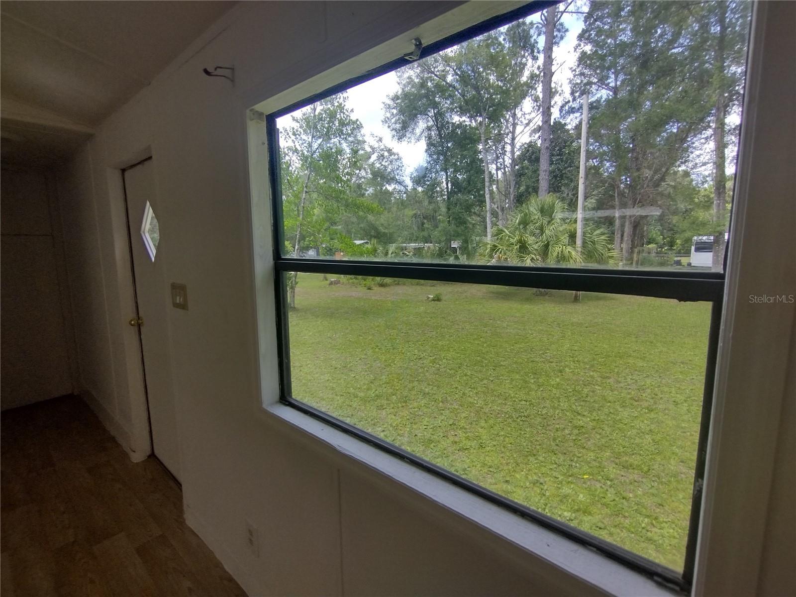 Manufactured Home at 172 ESTATES AVE, BROOKSVILLE, photo 9 of 21