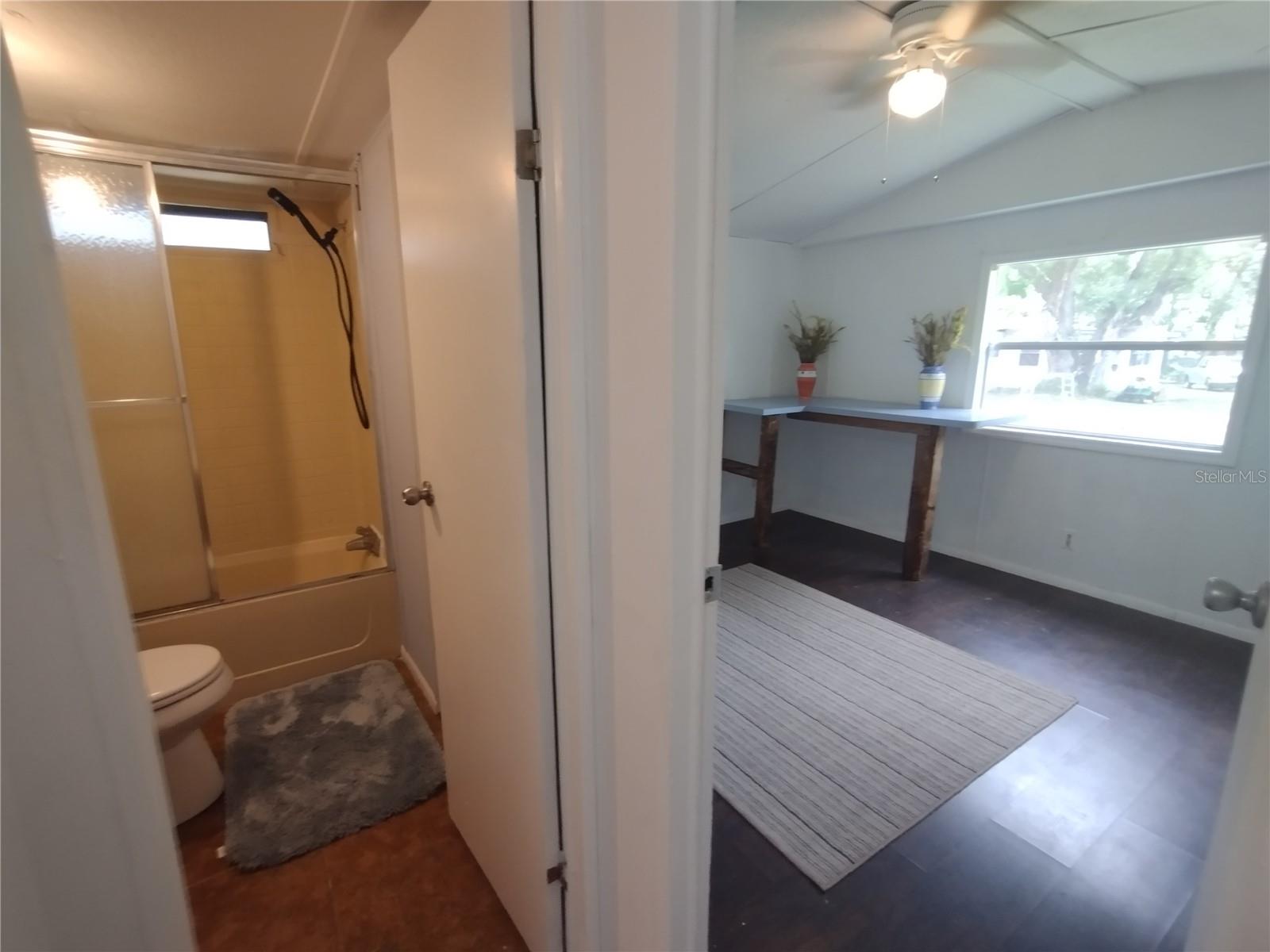Manufactured Home at 172 ESTATES AVE, BROOKSVILLE, photo 15 of 21