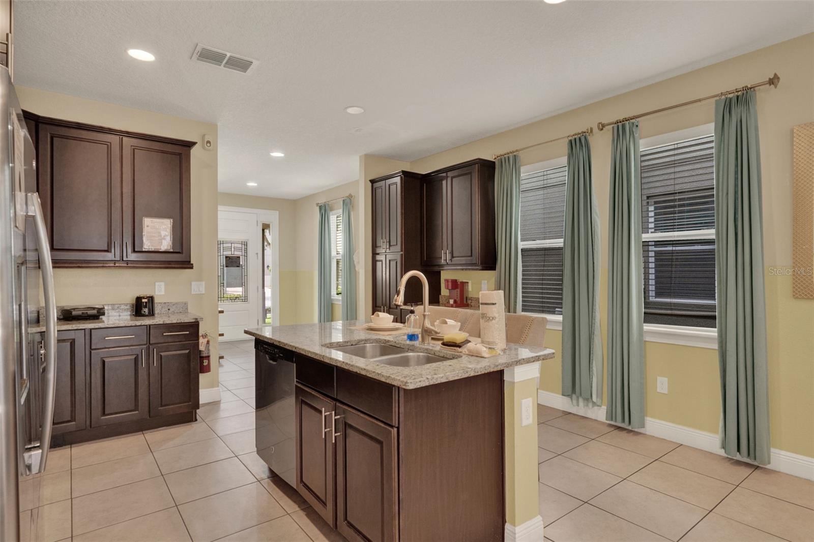 Single Family Residence at 7613 BROOKHURST LN, KISSIMMEE, photo 7 of 69