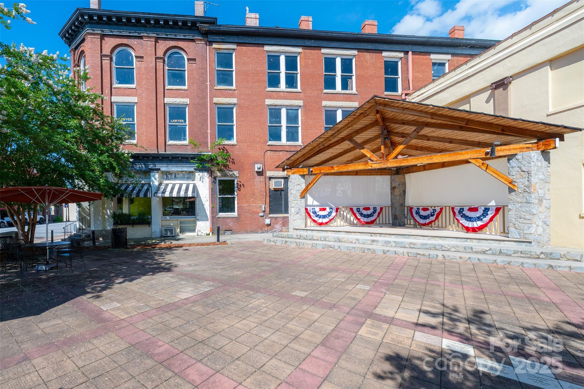 Downtown stage area - 812 West Avenue NW, Lenoir