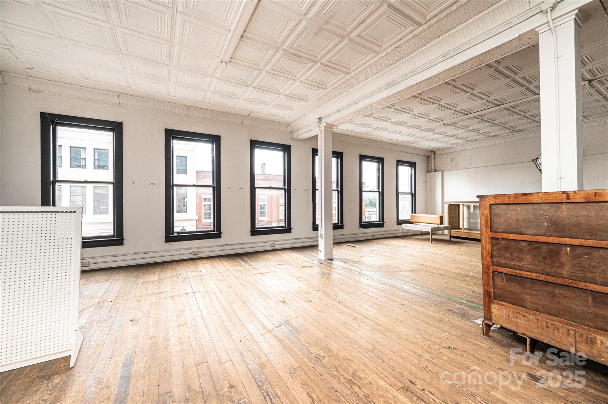 front windows second level - 812 West Avenue NW, Lenoir