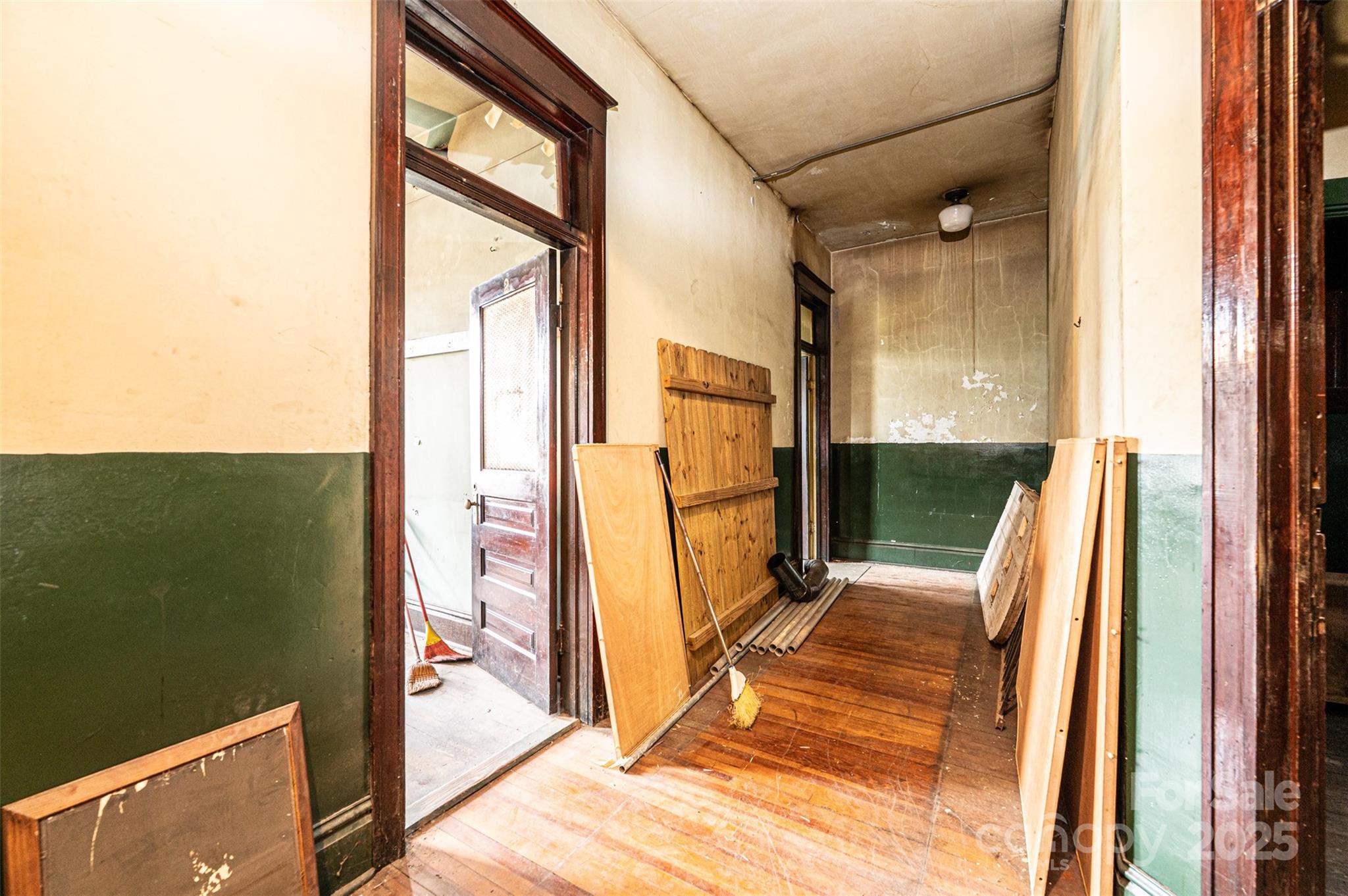 second level office hall - 812 West Avenue NW, Lenoir