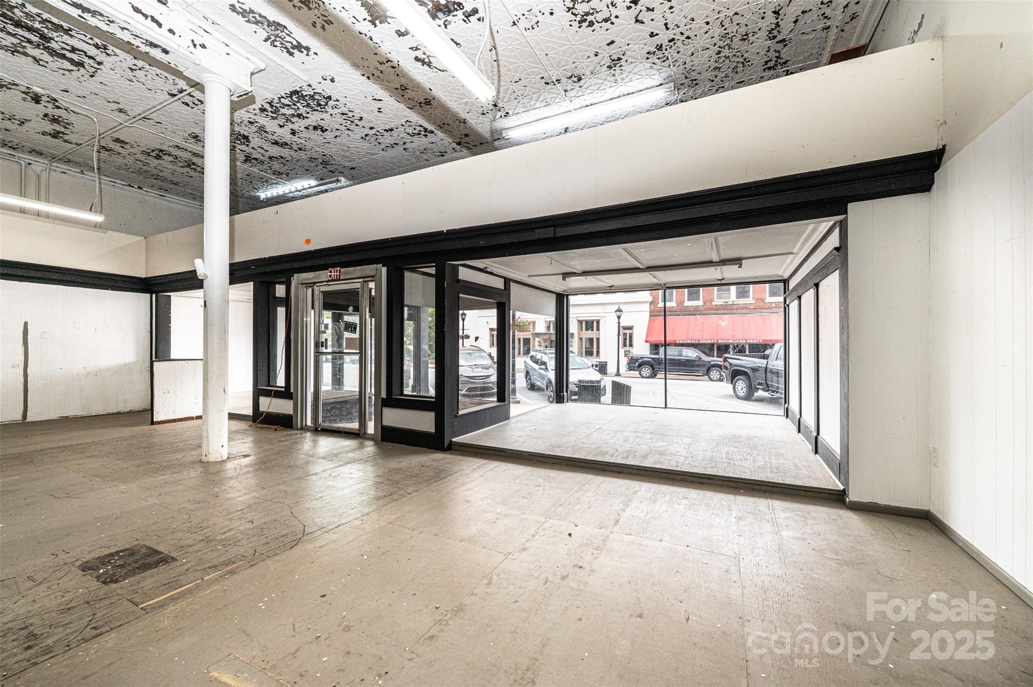 Retail at 812 West Avenue NW, Lenoir, photo 27 of 46