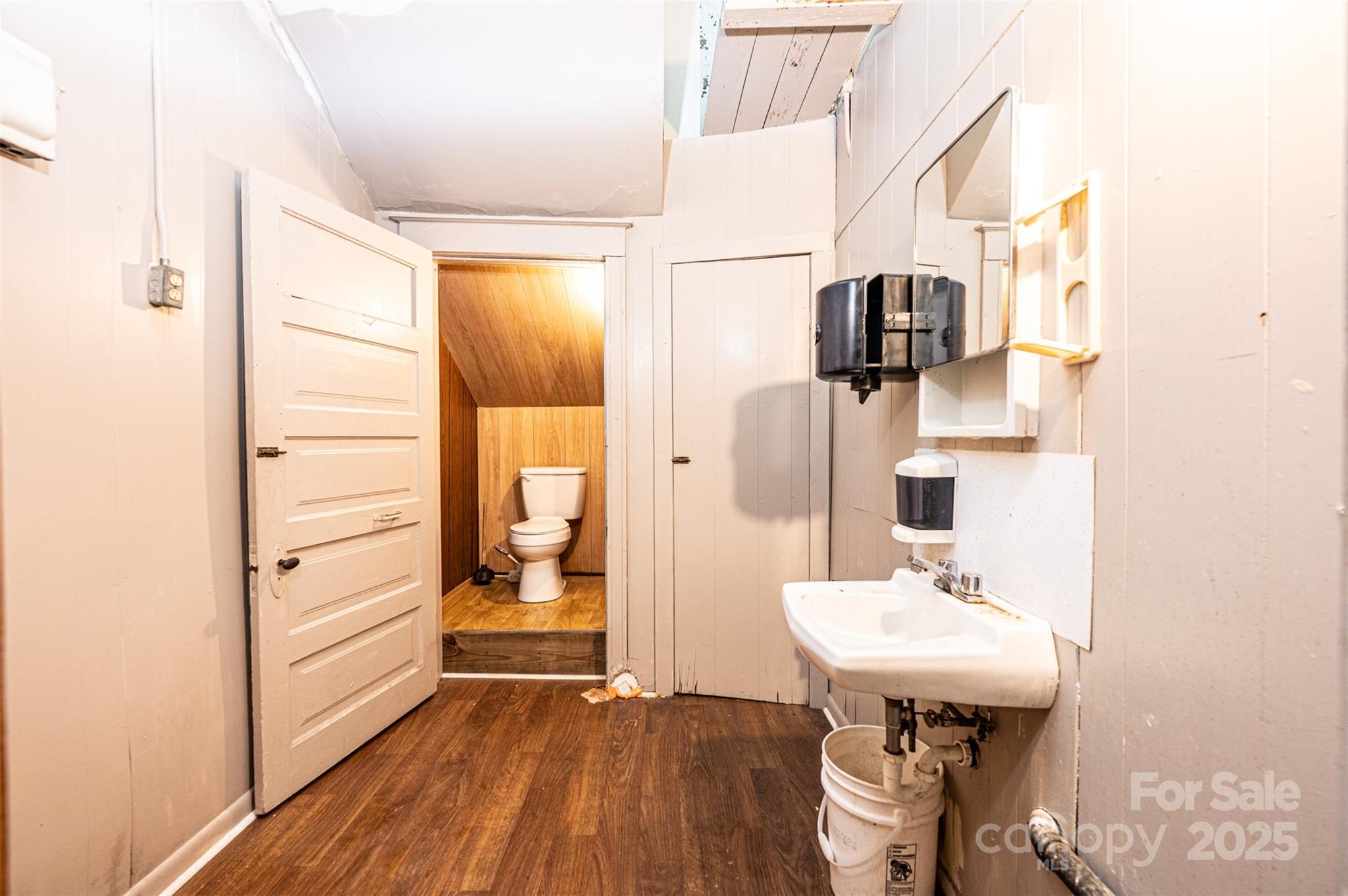 Restroom main level - 812 West Avenue NW, Lenoir