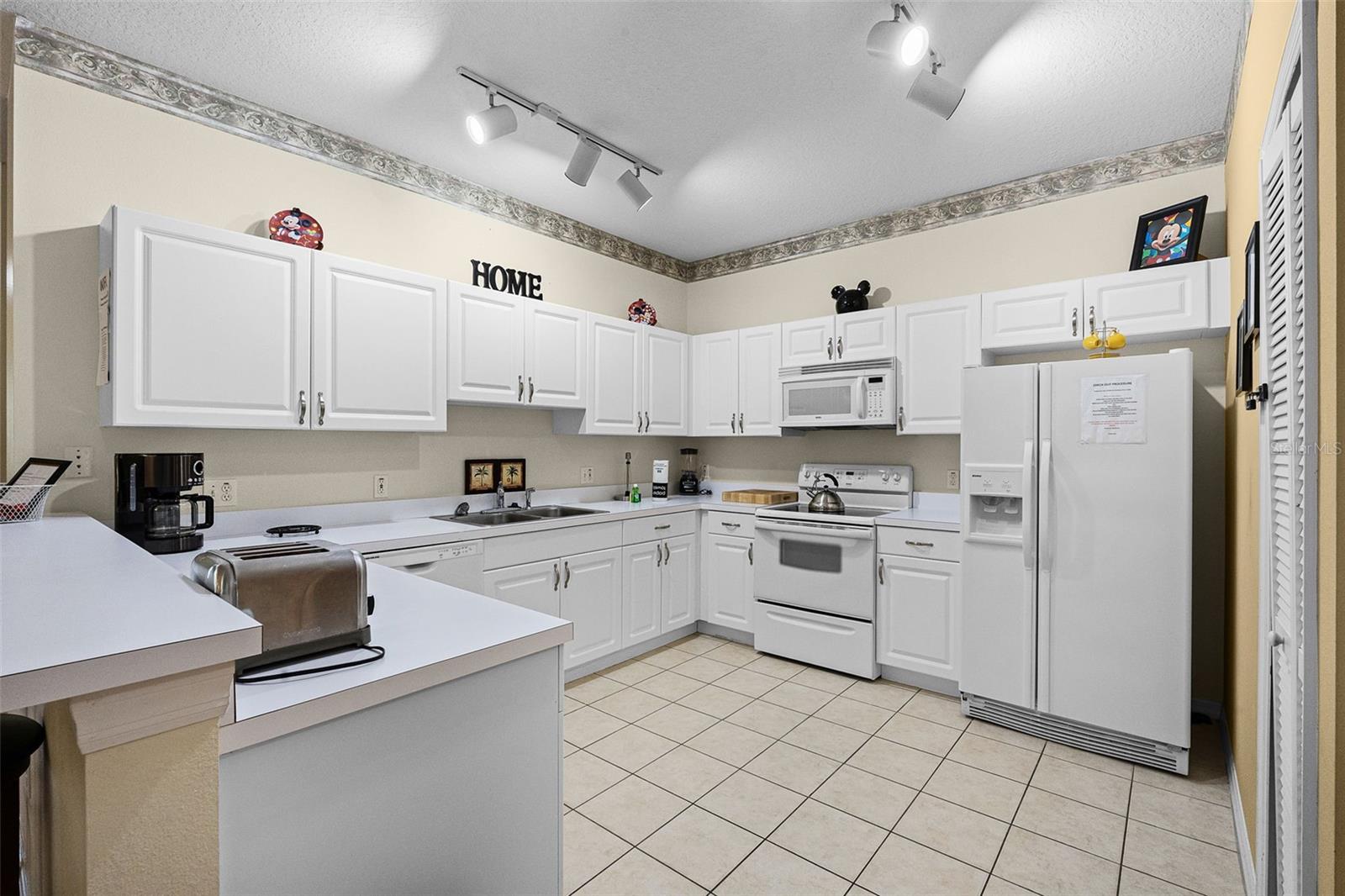 Condominium at 3111 SUN LAKE CT #B, KISSIMMEE, photo 8 of 35