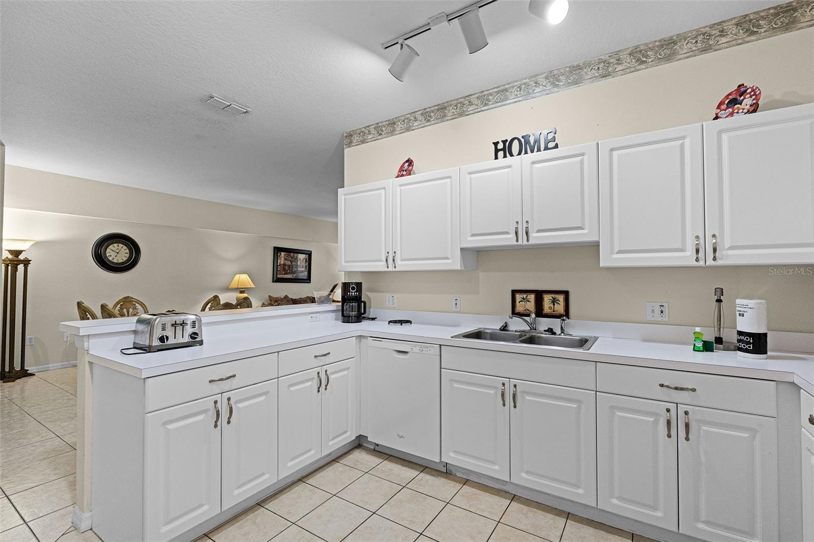 Condominium at 3111 SUN LAKE CT #B, KISSIMMEE, photo 9 of 35
