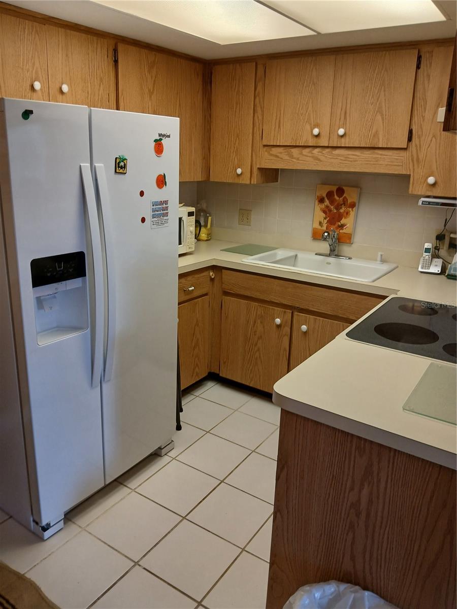 KITCHEN - 6050 CHESHAM DR #3, NEW PORT RICHEY