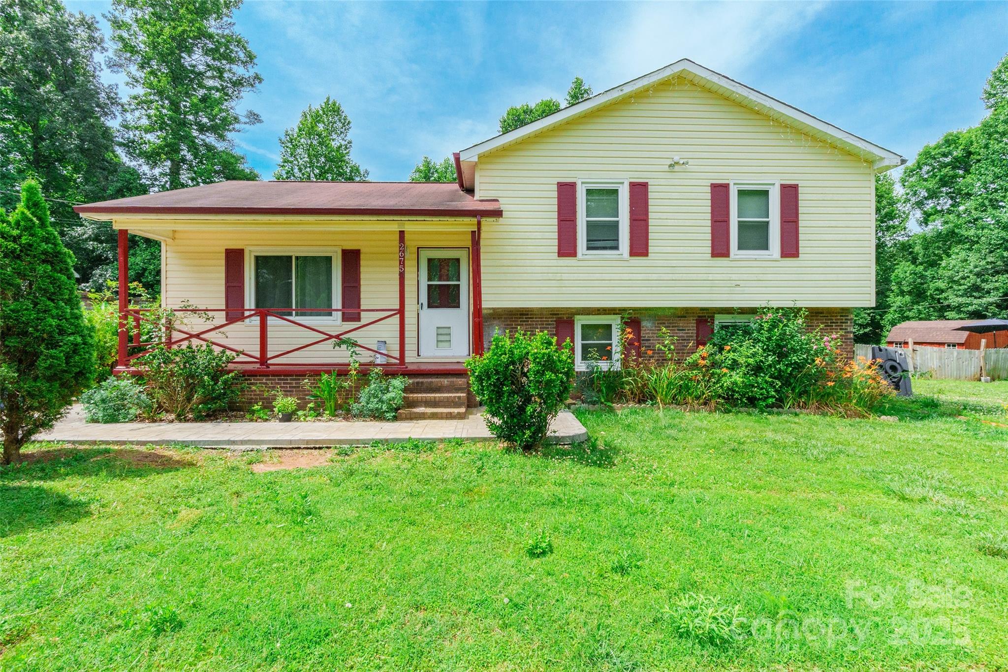 Single Family Residence at 2675 Tablerock Road, Lenoir, photo 2 of 31