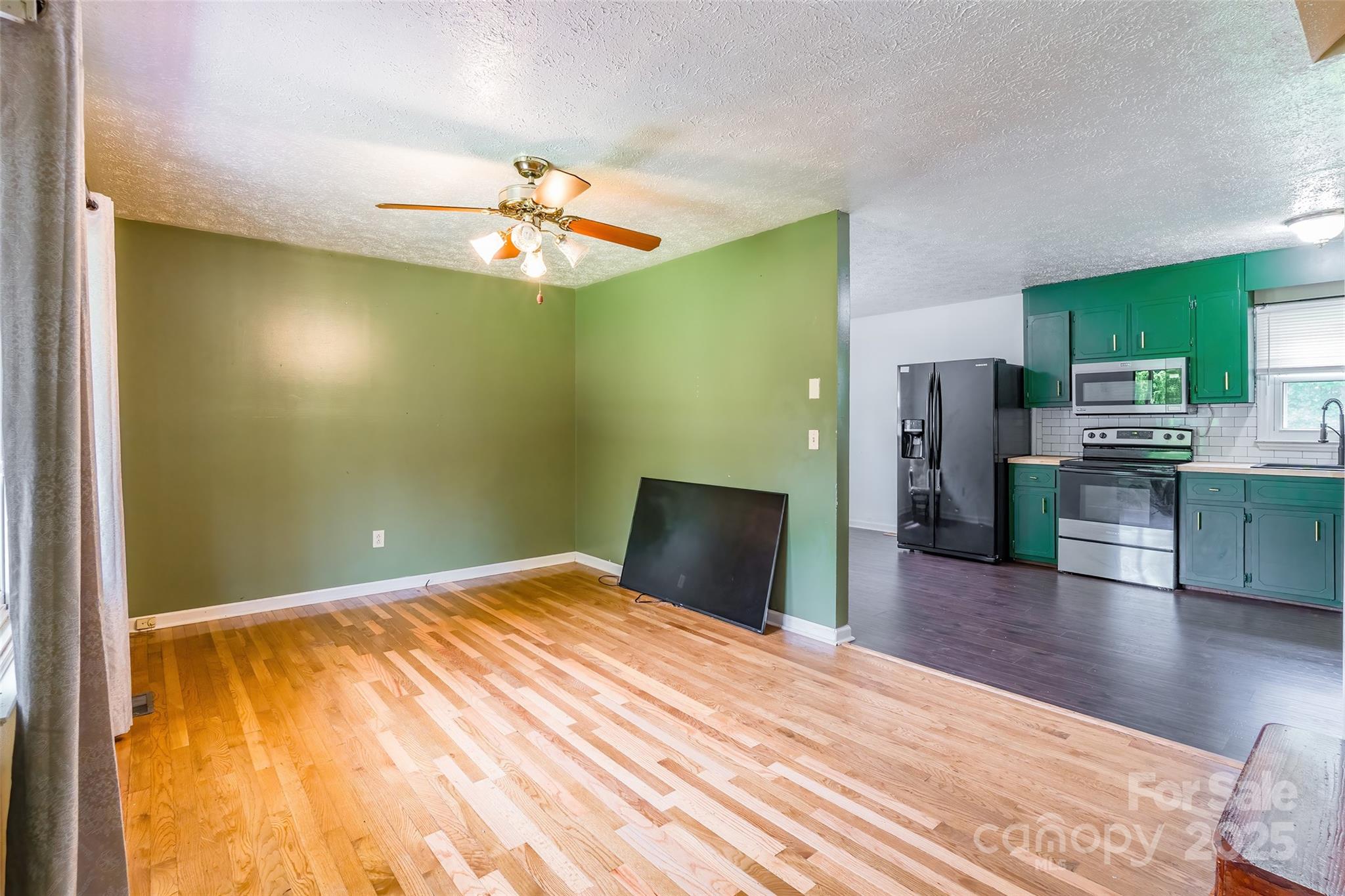 Single Family Residence at 2675 Tablerock Road, Lenoir, photo 3 of 31