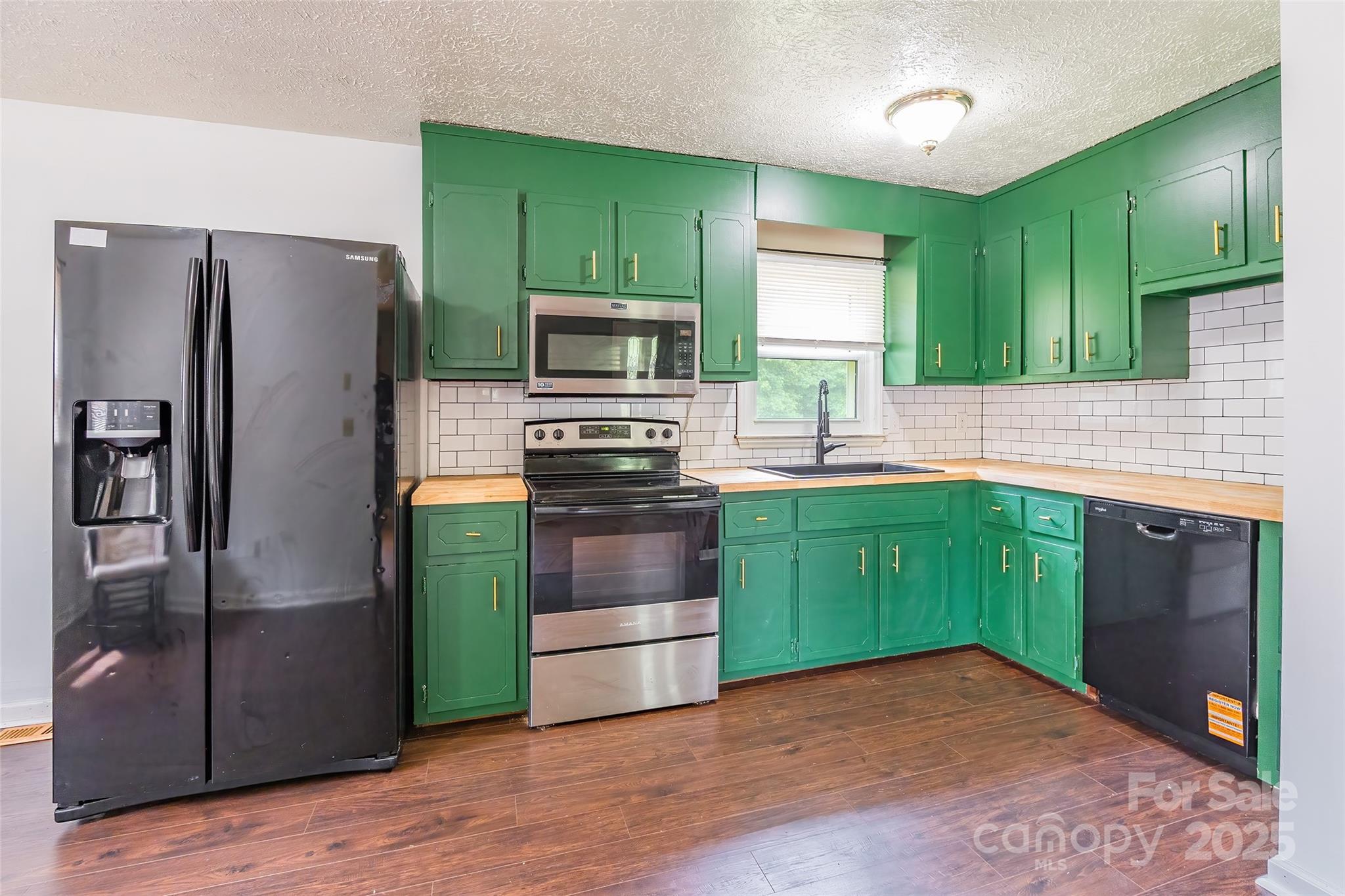 Single Family Residence at 2675 Tablerock Road, Lenoir, photo 6 of 31