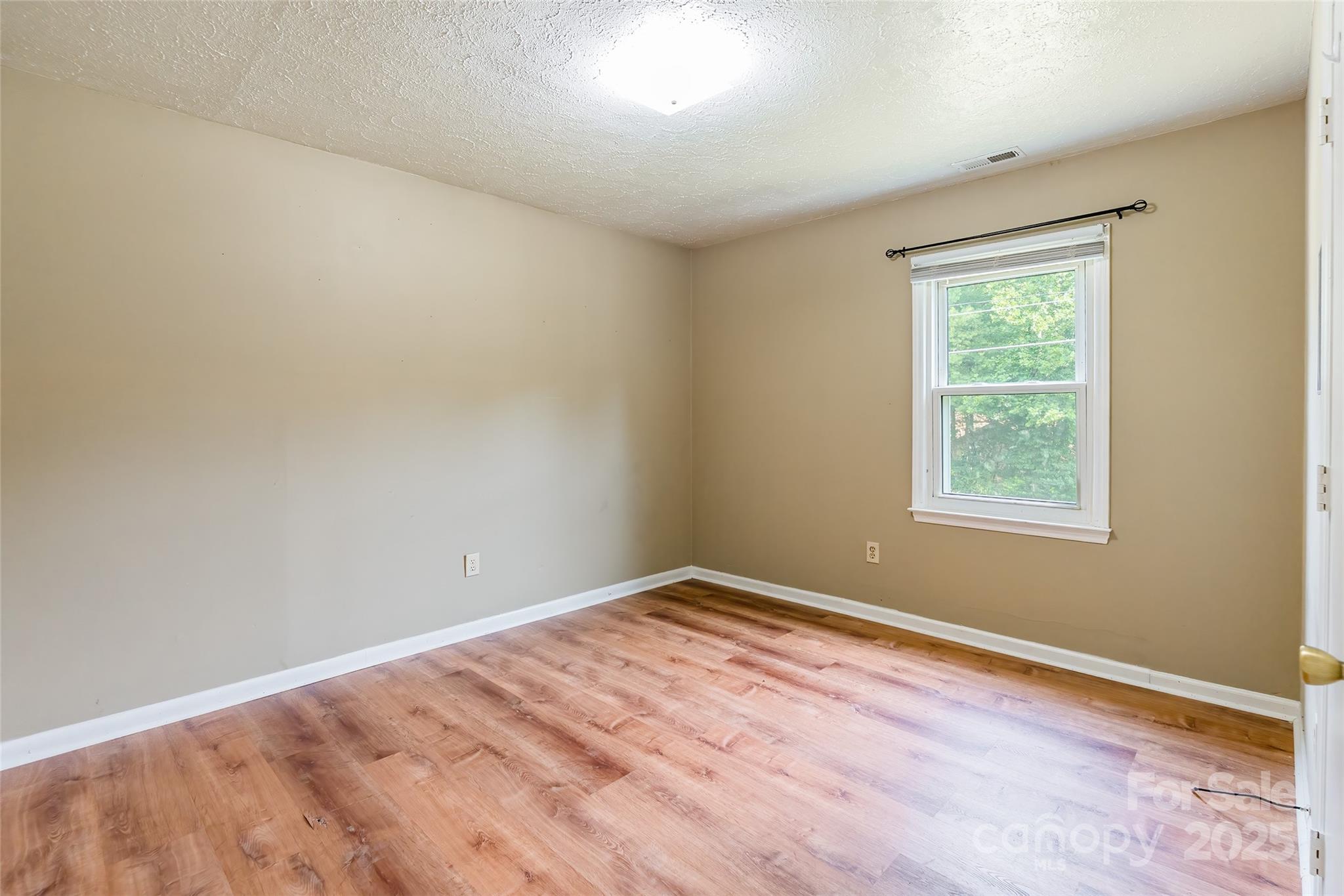 Single Family Residence at 2675 Tablerock Road, Lenoir, photo 12 of 31